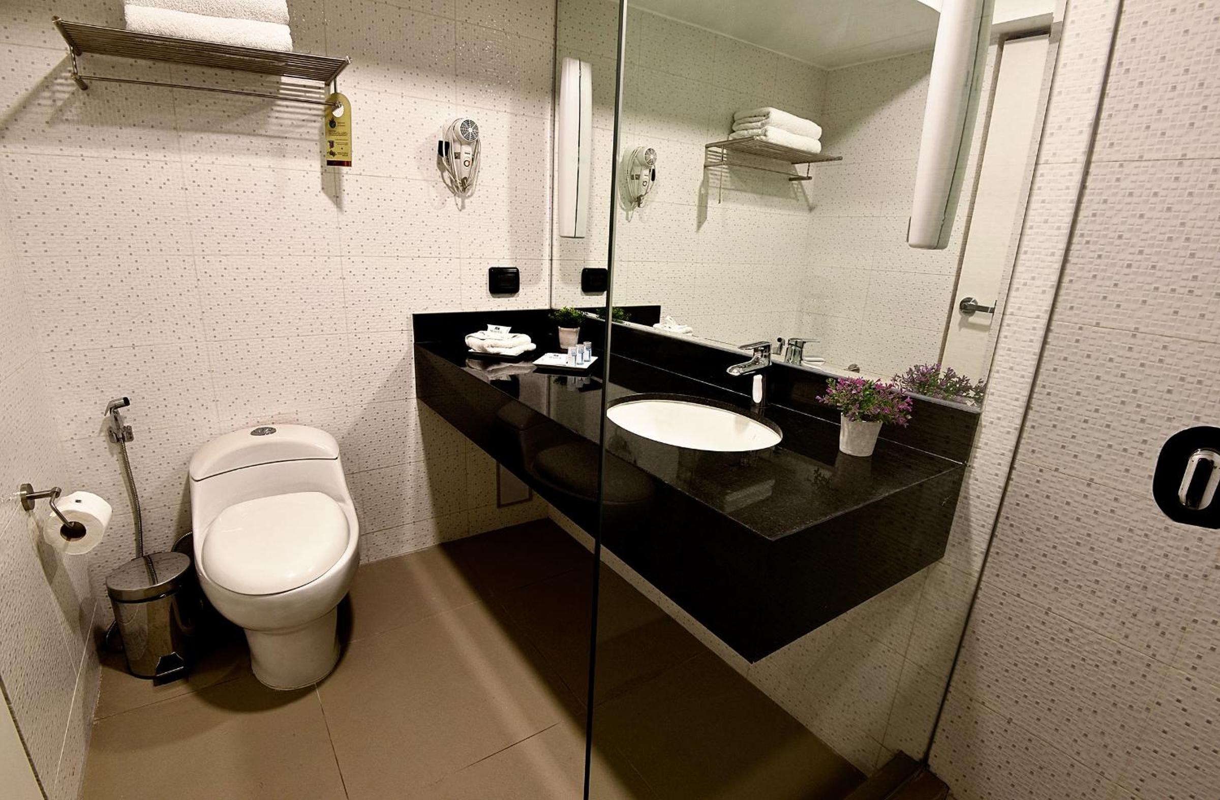 Standard Queen Room