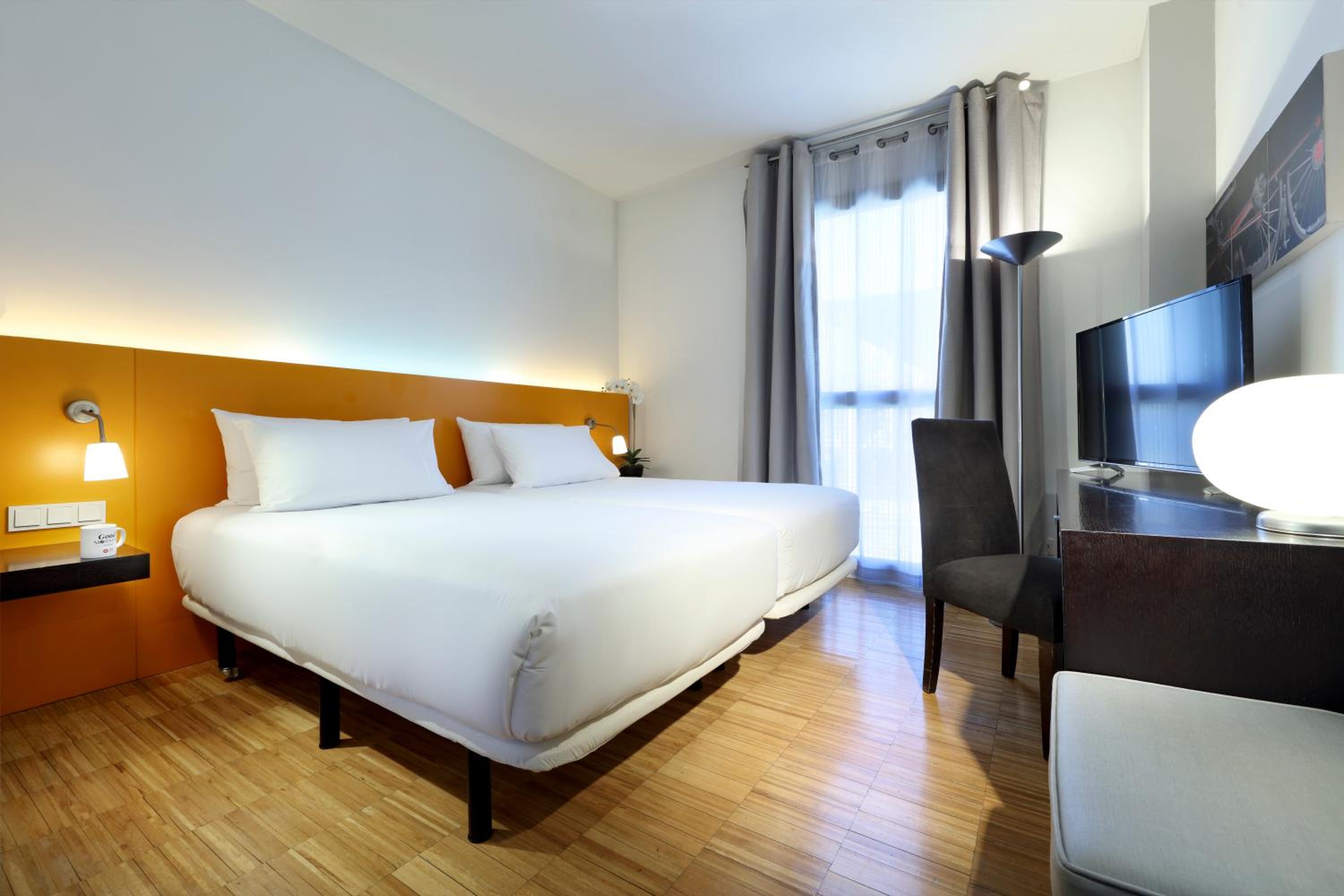 Twin Room - Photo 1