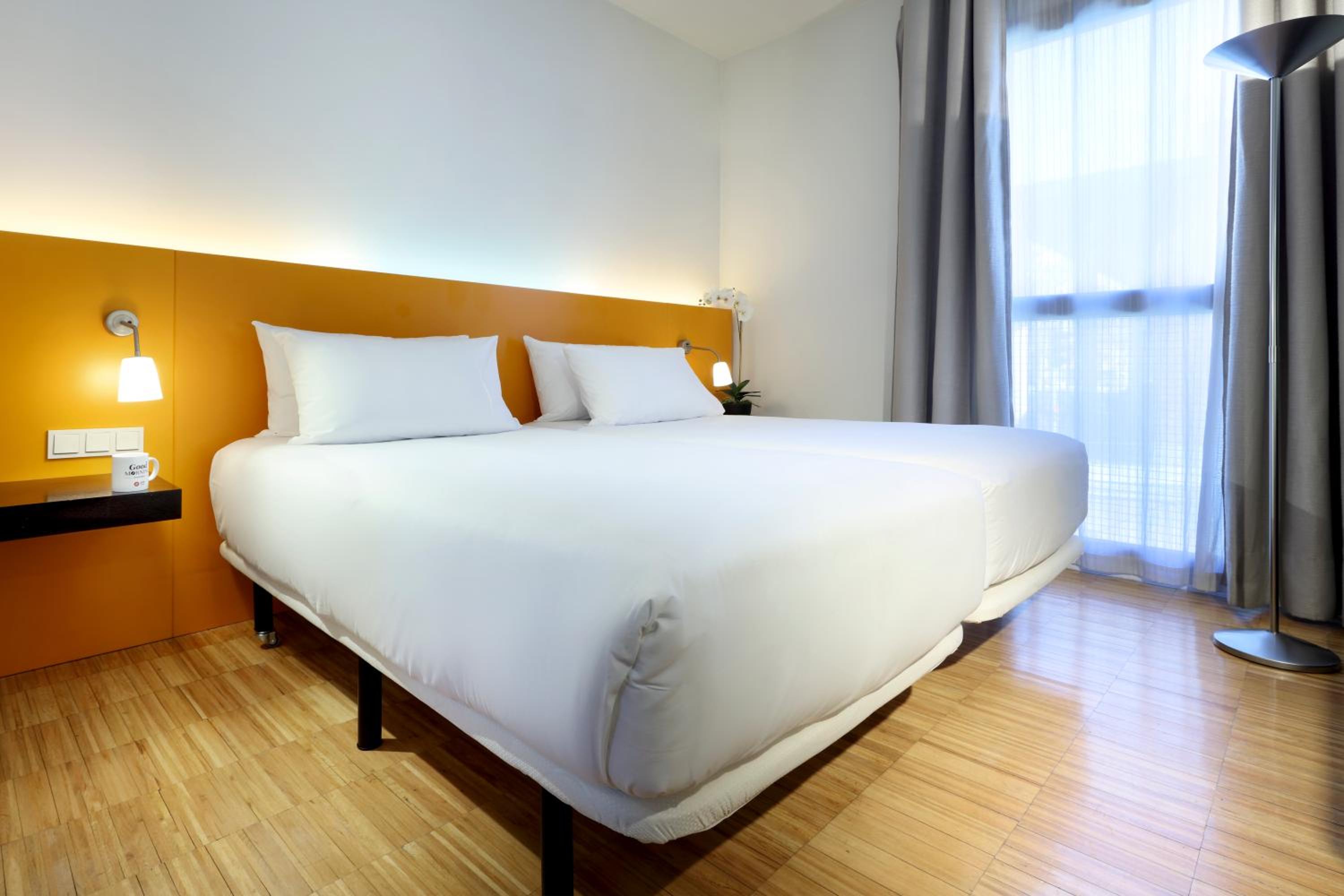 Twin Room - Photo 3