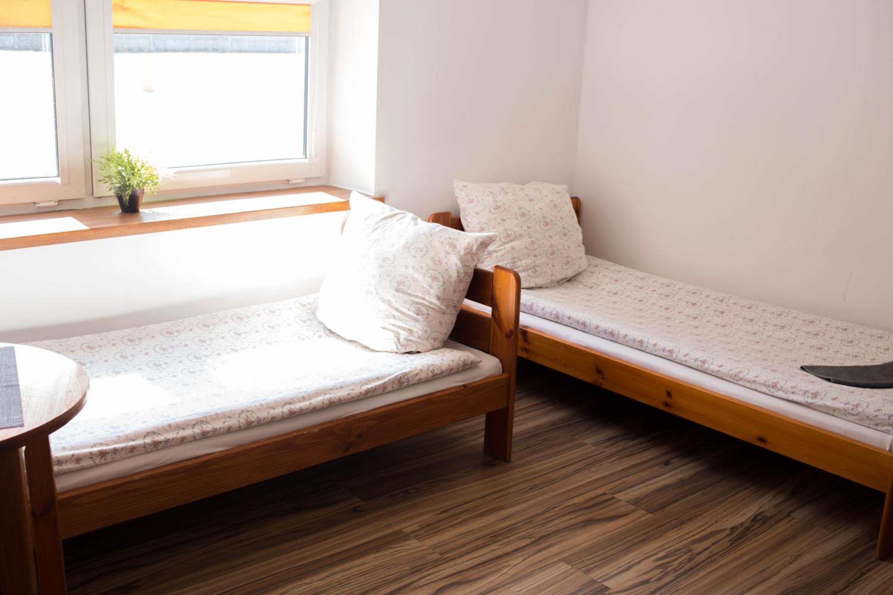 Twin Room - Photo 5