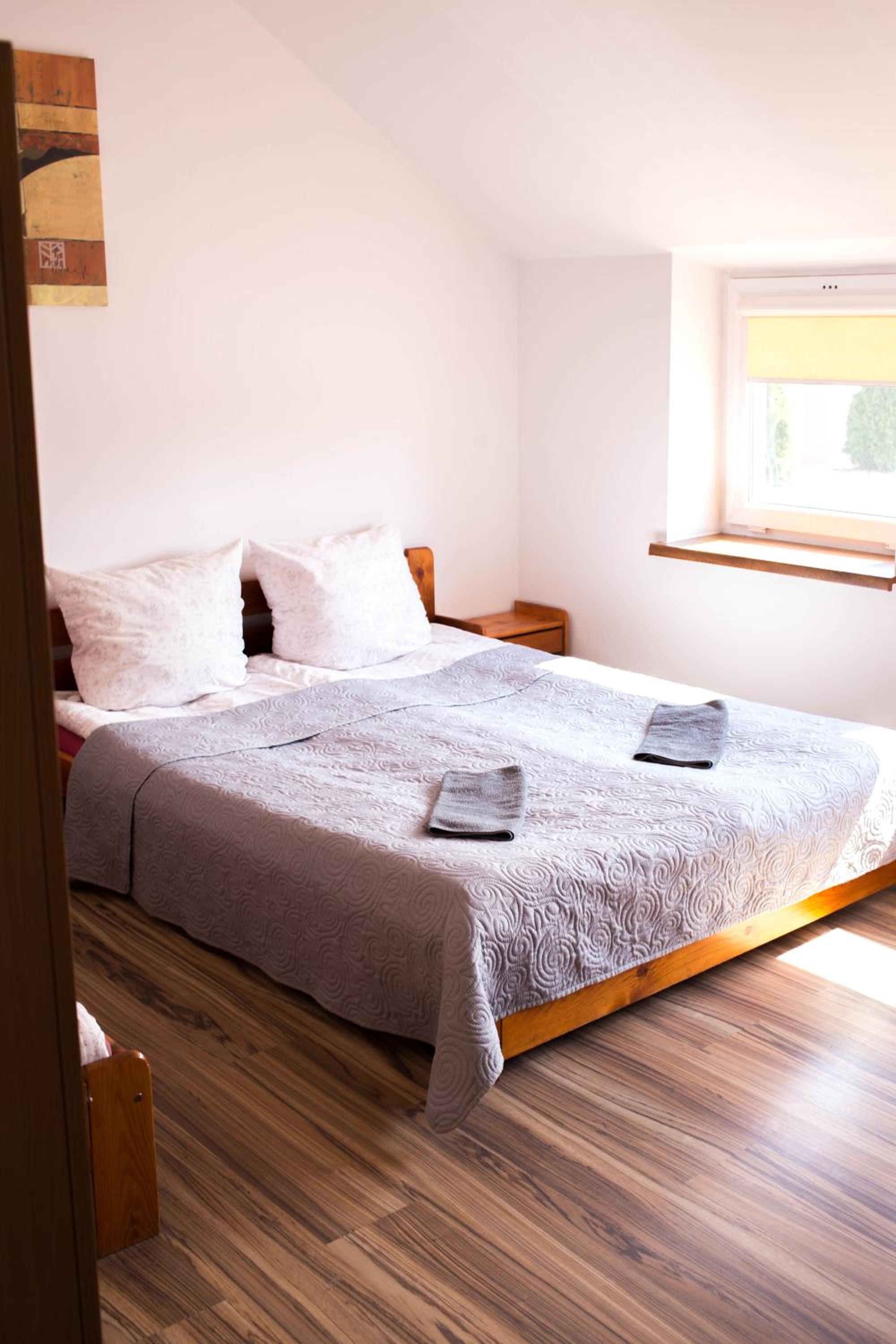 Triple Room with Private Bathroom - Photo 10