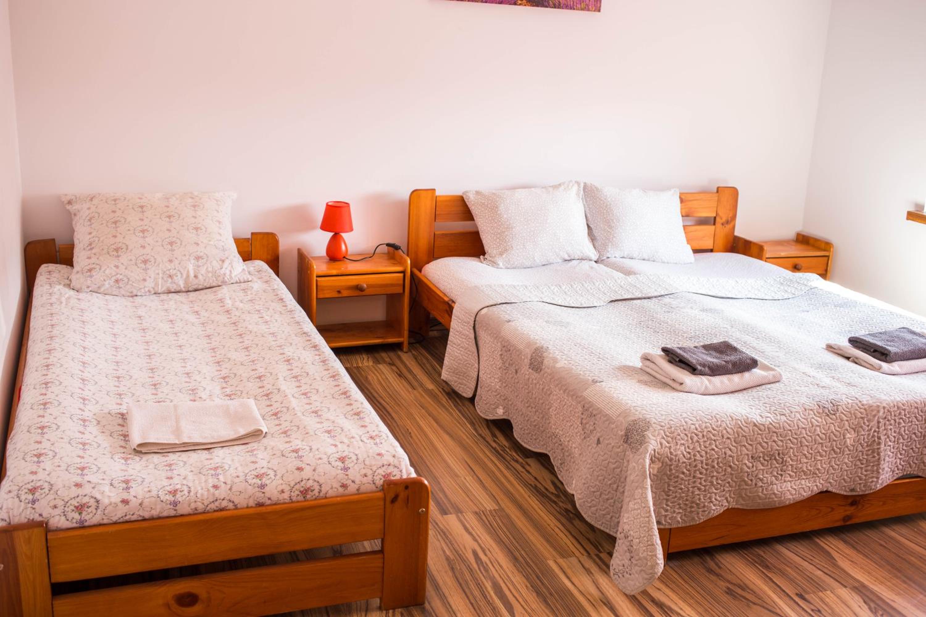 Triple Room with Private Bathroom - Photo 7