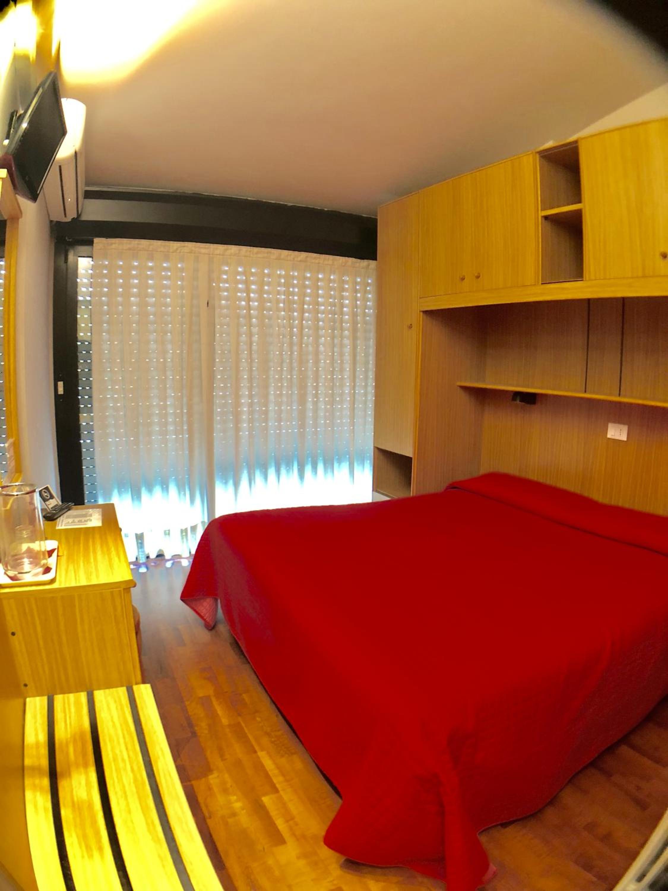 Economy Double Room - Photo 11