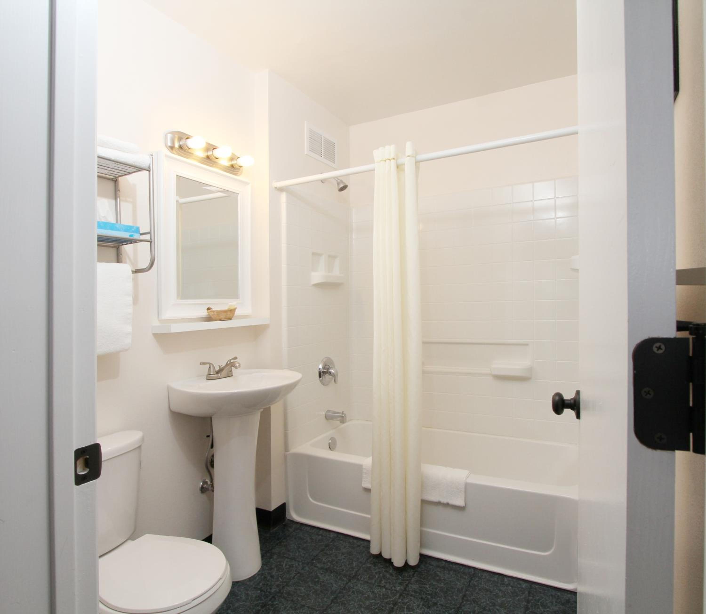 Double Room with Two Double Beds - Photo 3