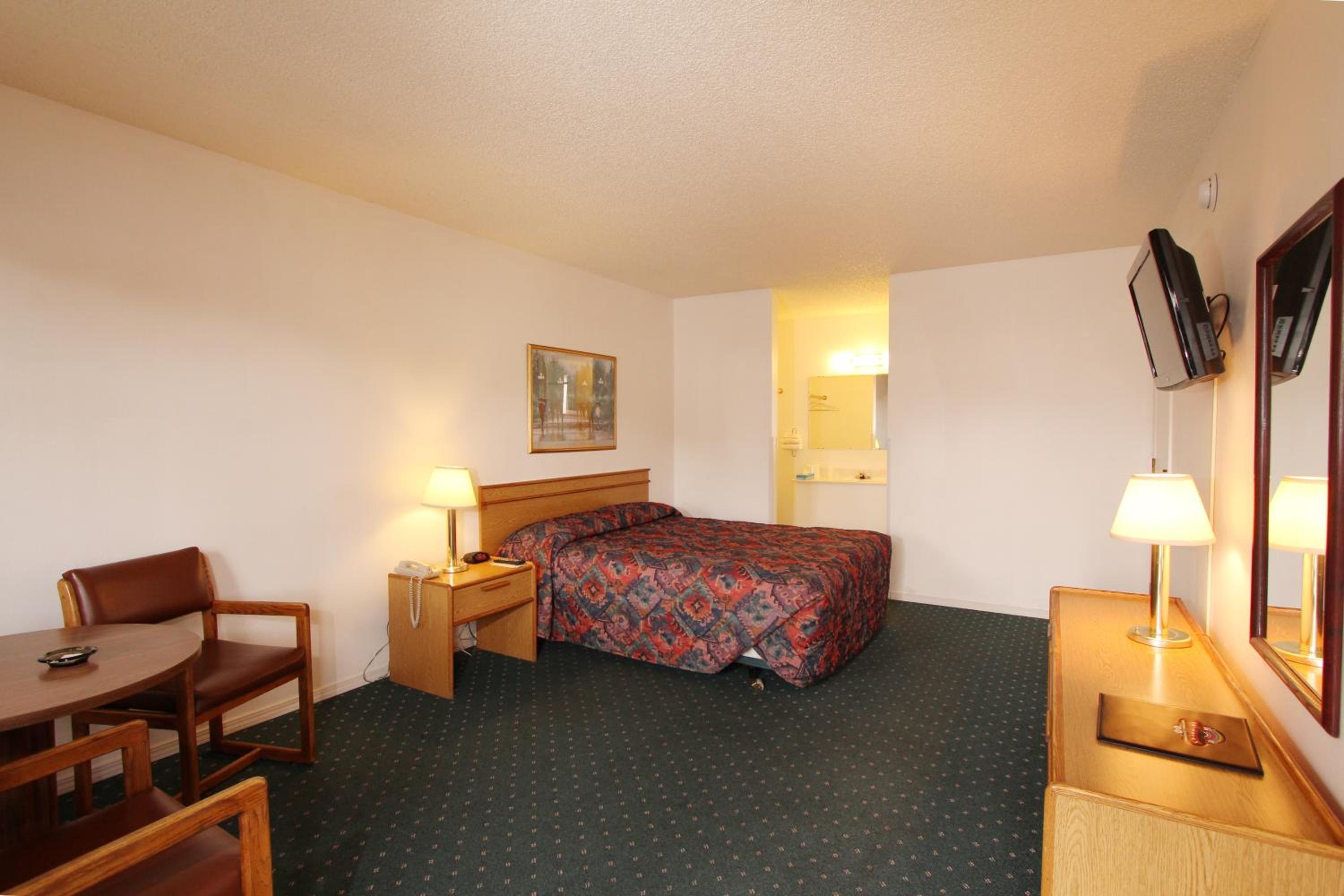 Deluxe King Room - Photo 1