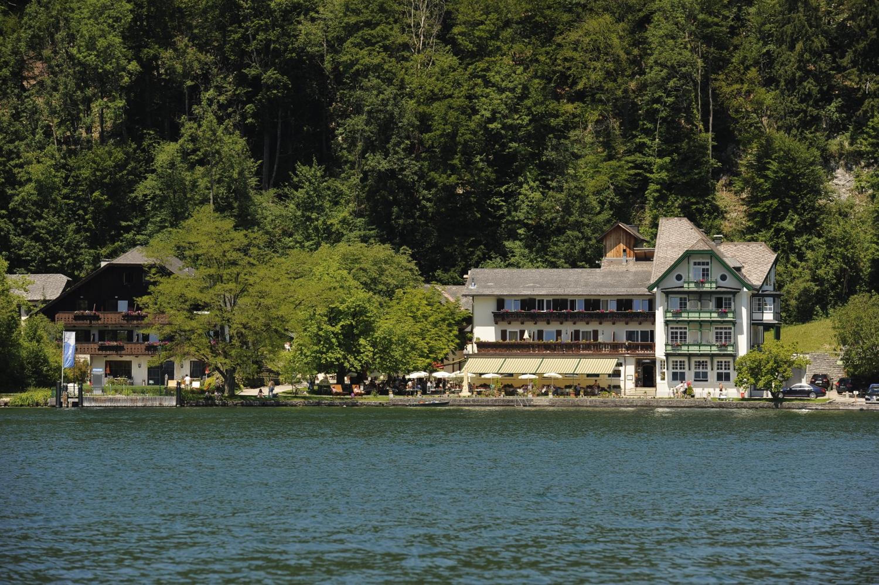 Comfort Single Room with Balcony and Lake View photo 3