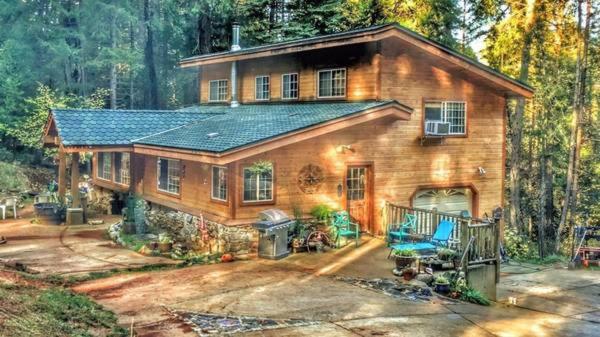 Two-Bedroom House - Photo 2