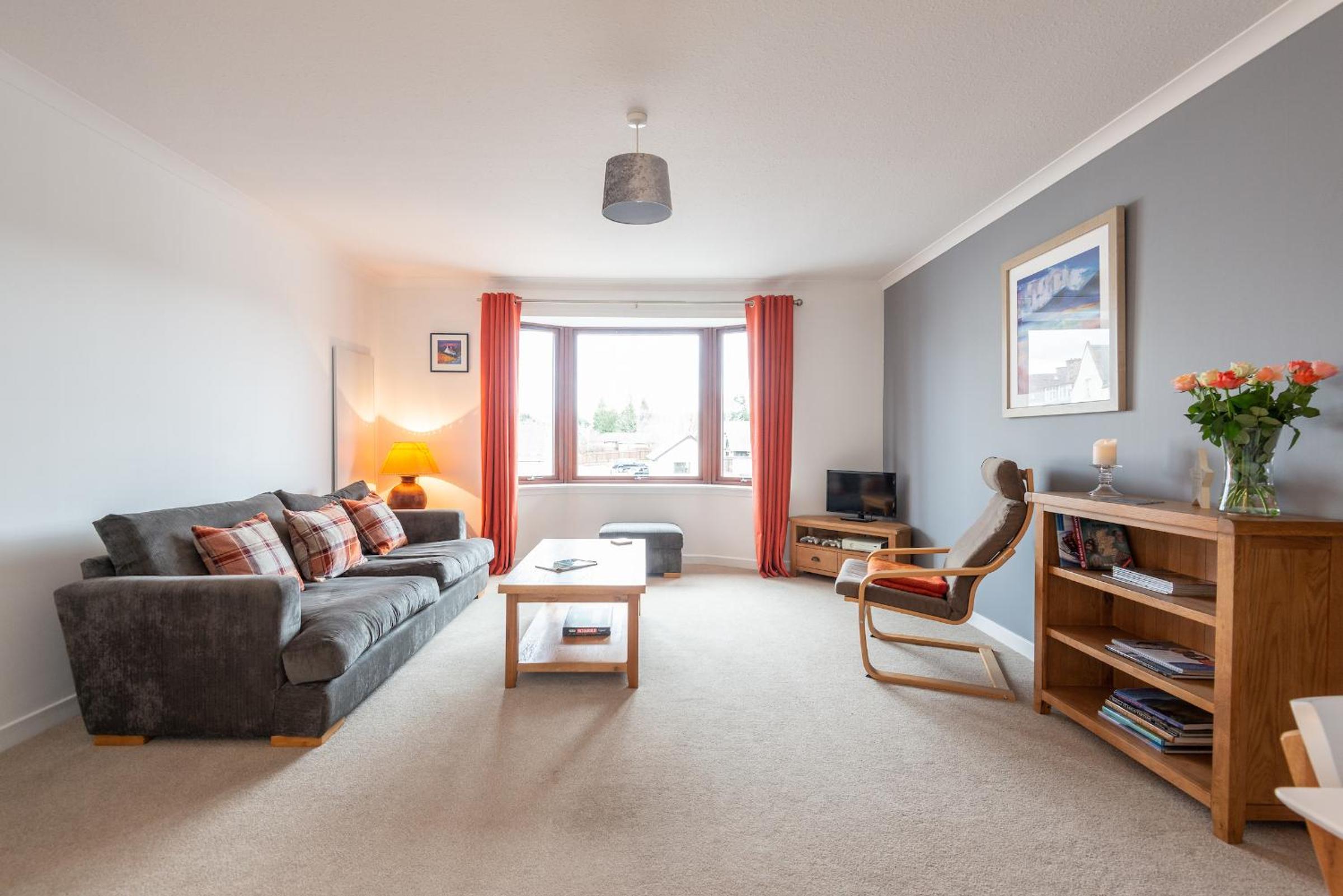 Two-Bedroom Apartment - Photo 2