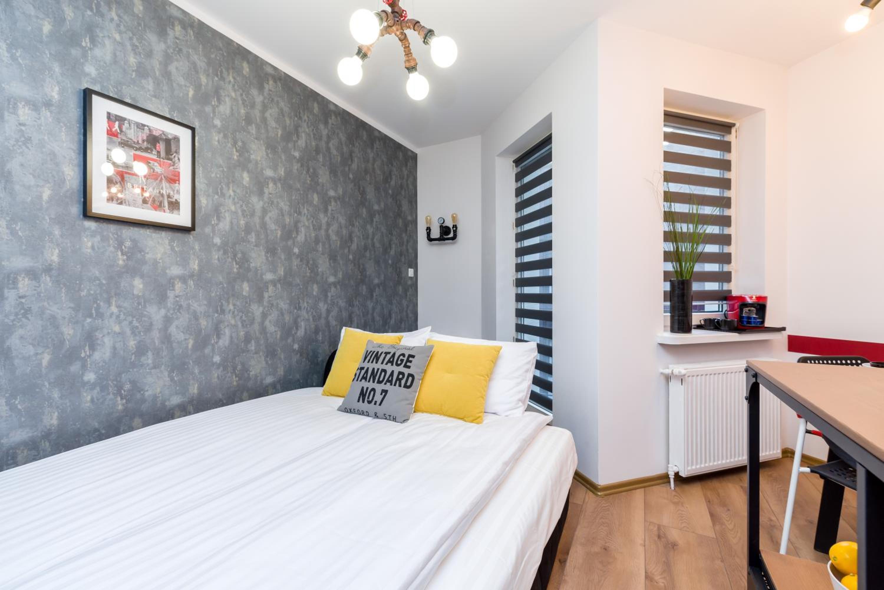 Studio Apartment - Photo 19