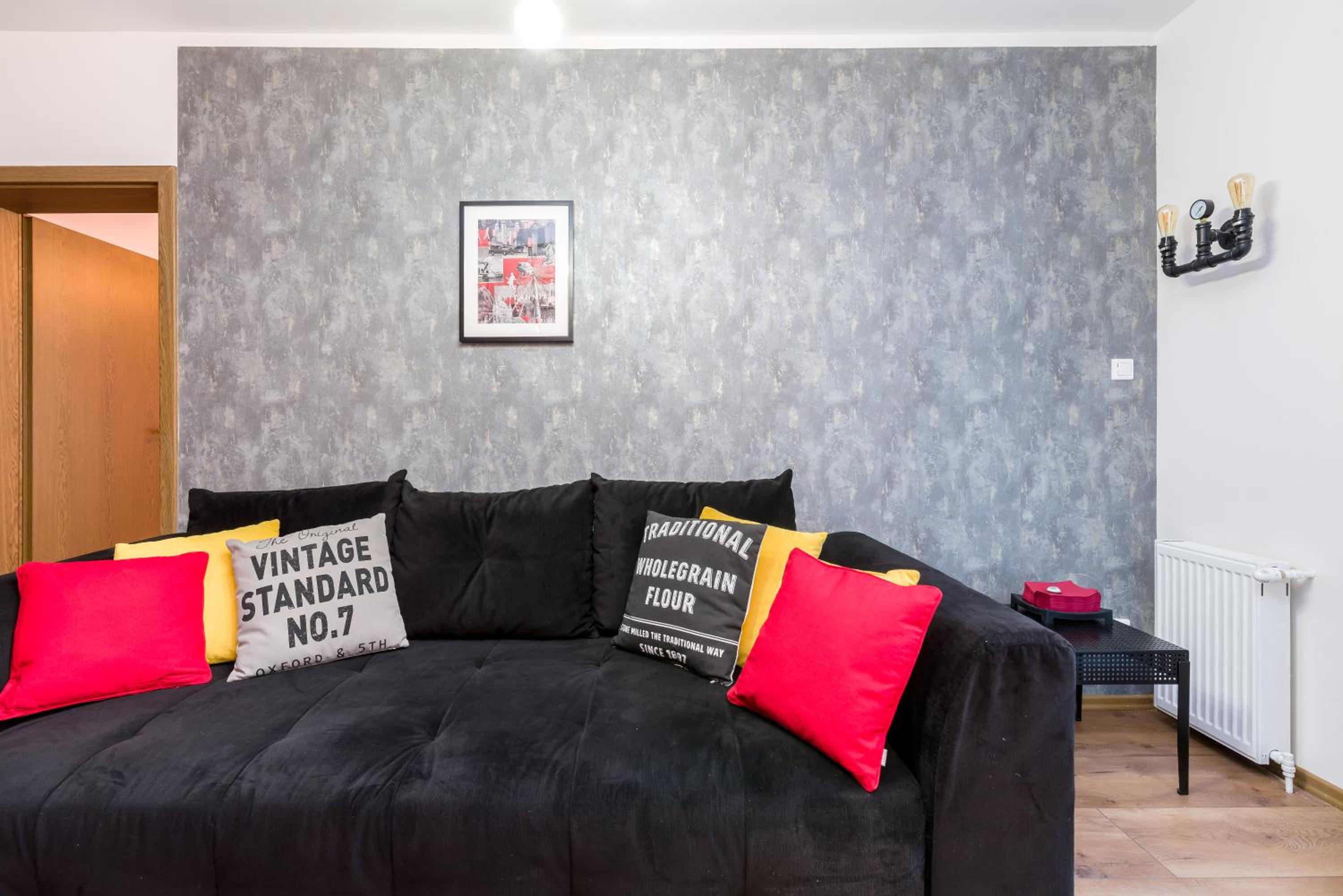 Studio Apartment - Photo 16