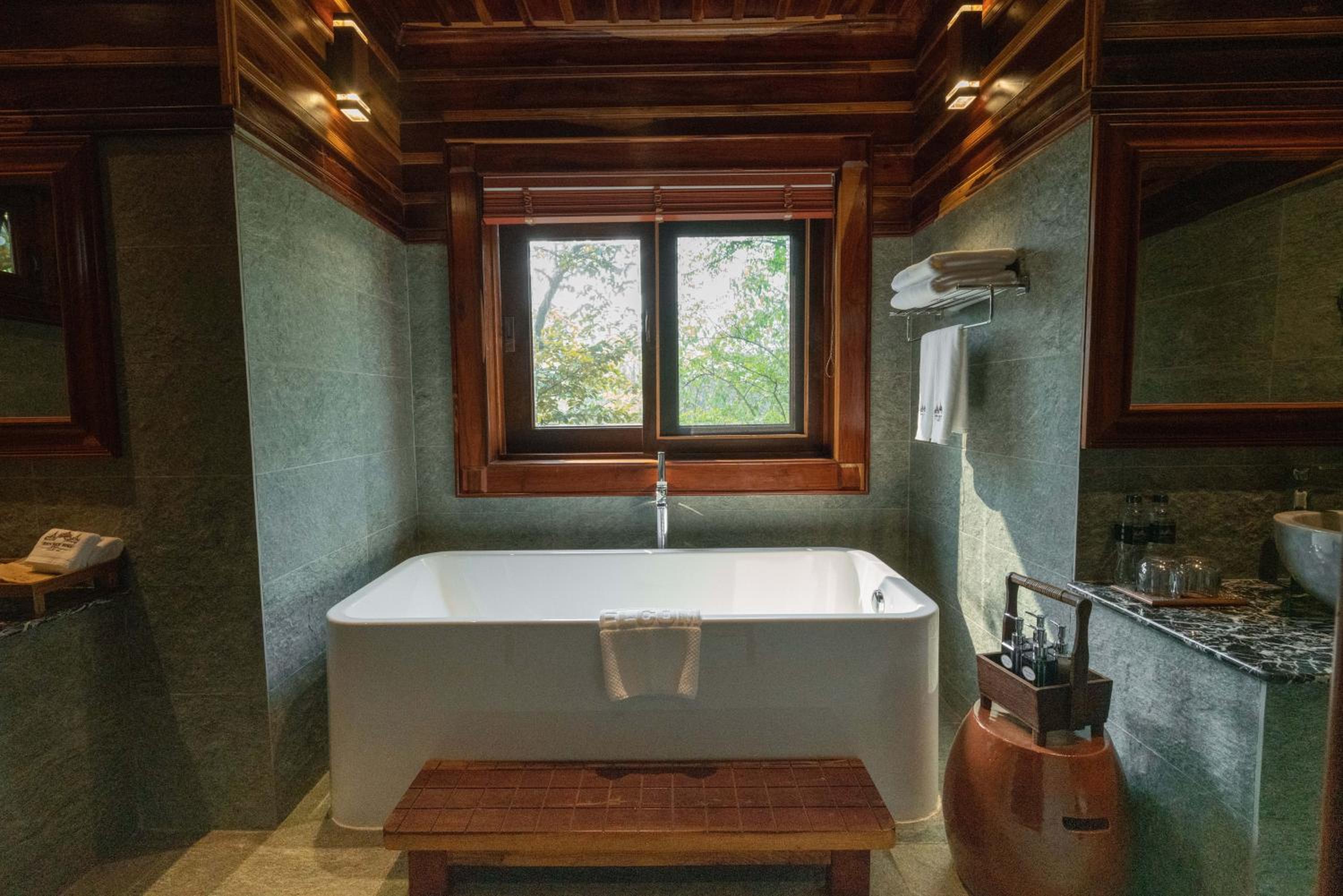 Three-Bedroom Villa photo 2