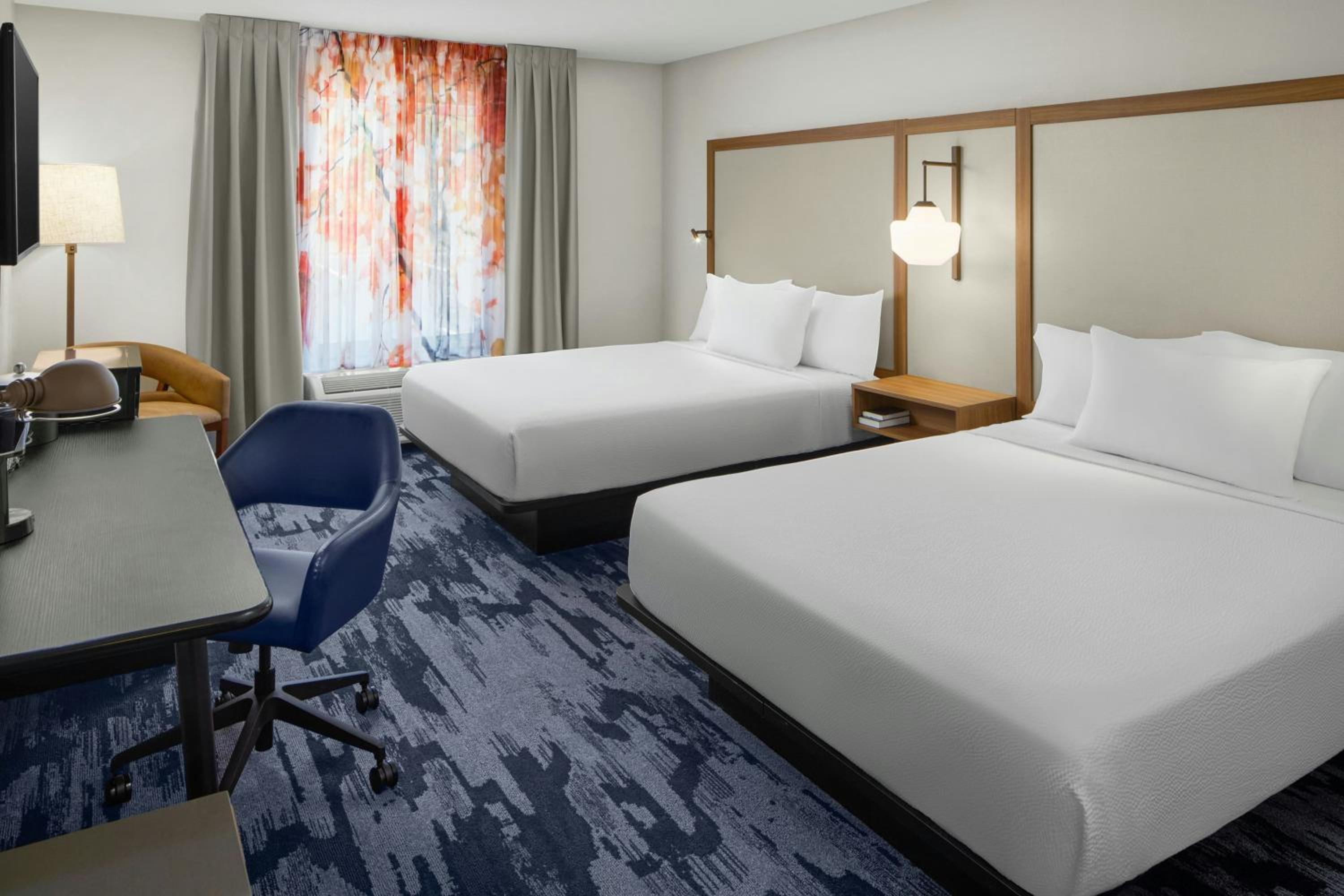 Queen Room with Two Queen Beds and Bathtub - Mobility Access/Hearing Accessible