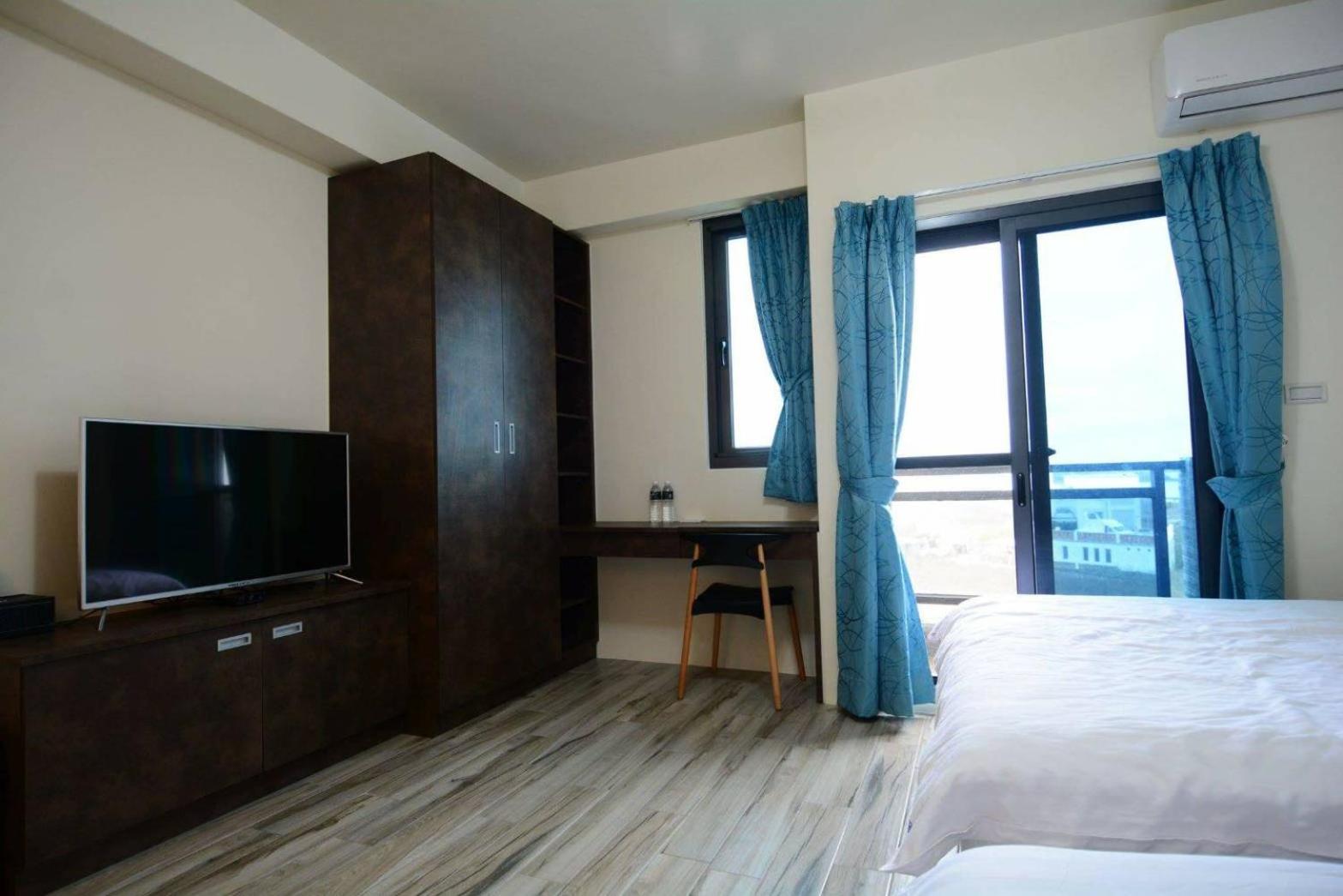 Quadruple Room with Balcony photo 3
