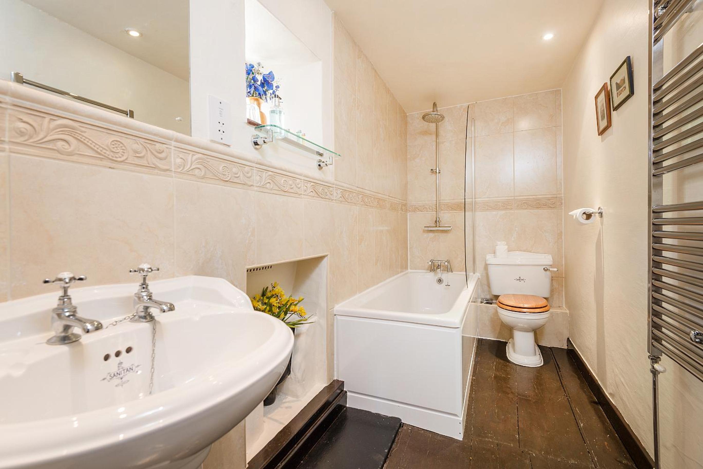 Four-Bedroom Cottage - Bridge End Farmhouse - Photo 30