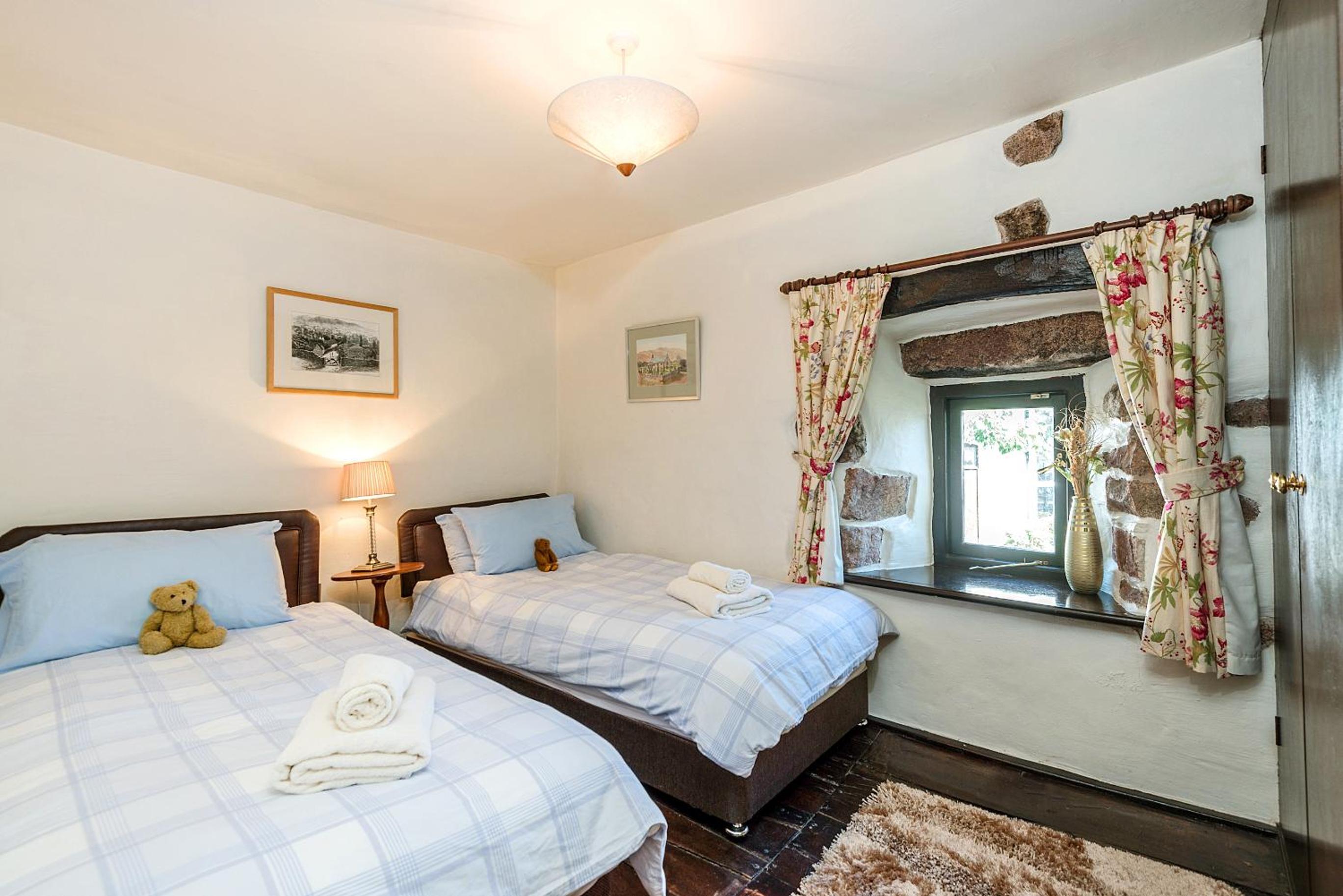 Four-Bedroom Cottage - Bridge End Farmhouse - Photo 24