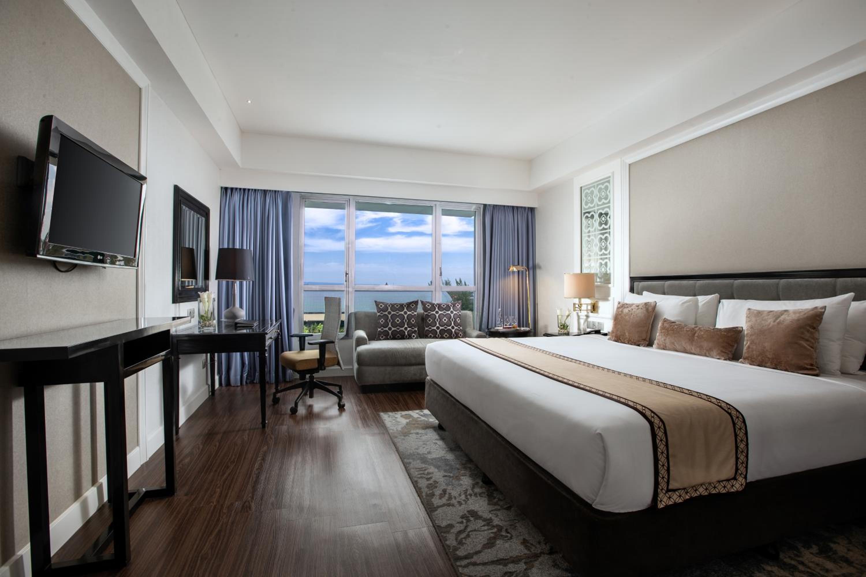 The Level Guestroom  - Photo 6