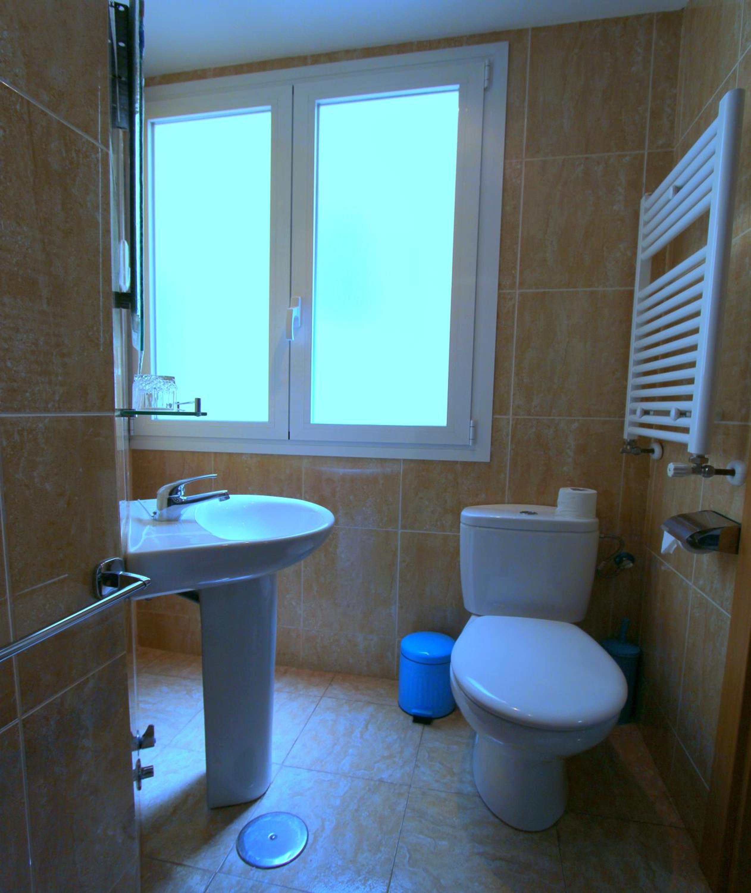 Twin Room - Photo 25
