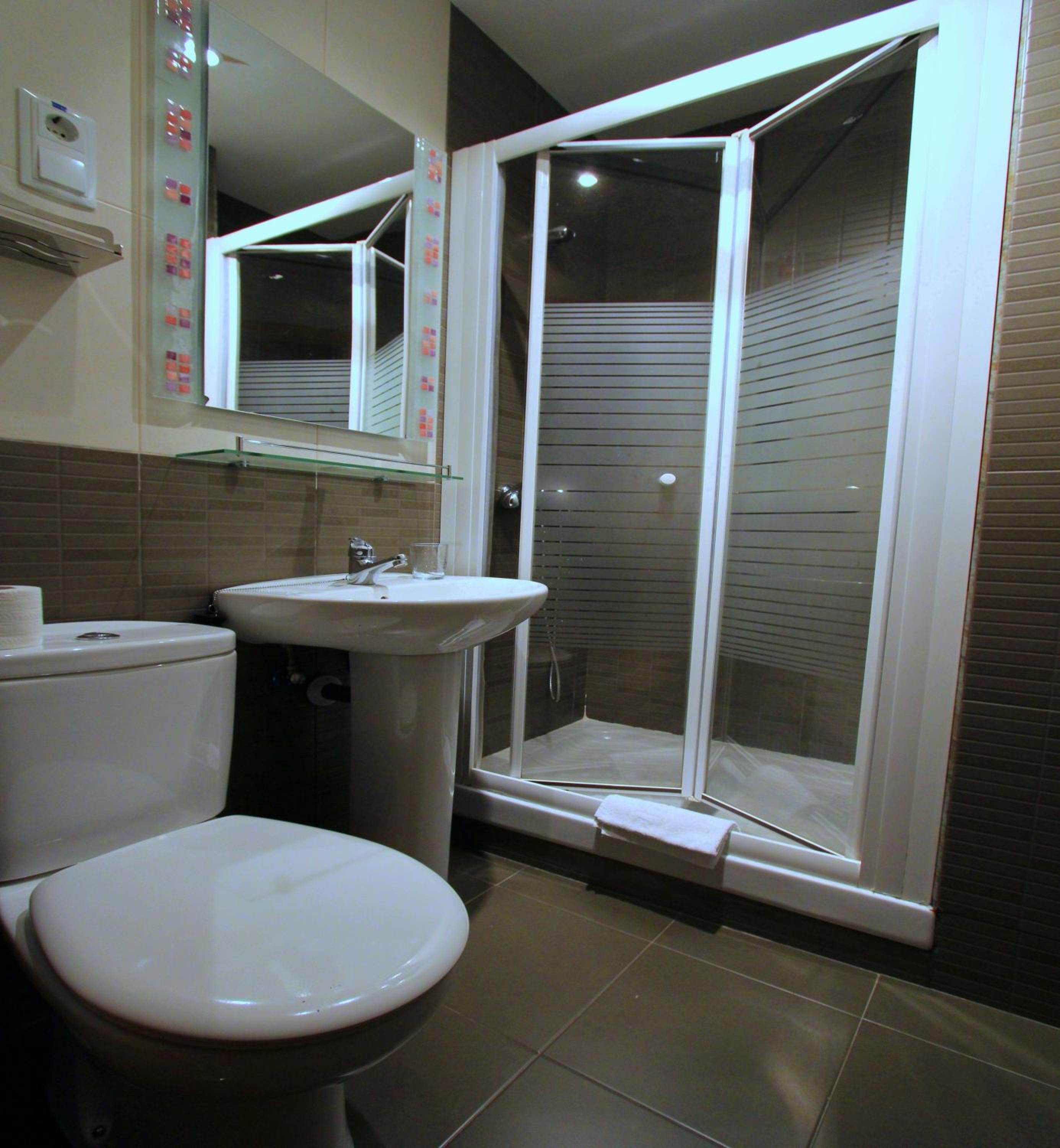 Triple Room - Photo 9