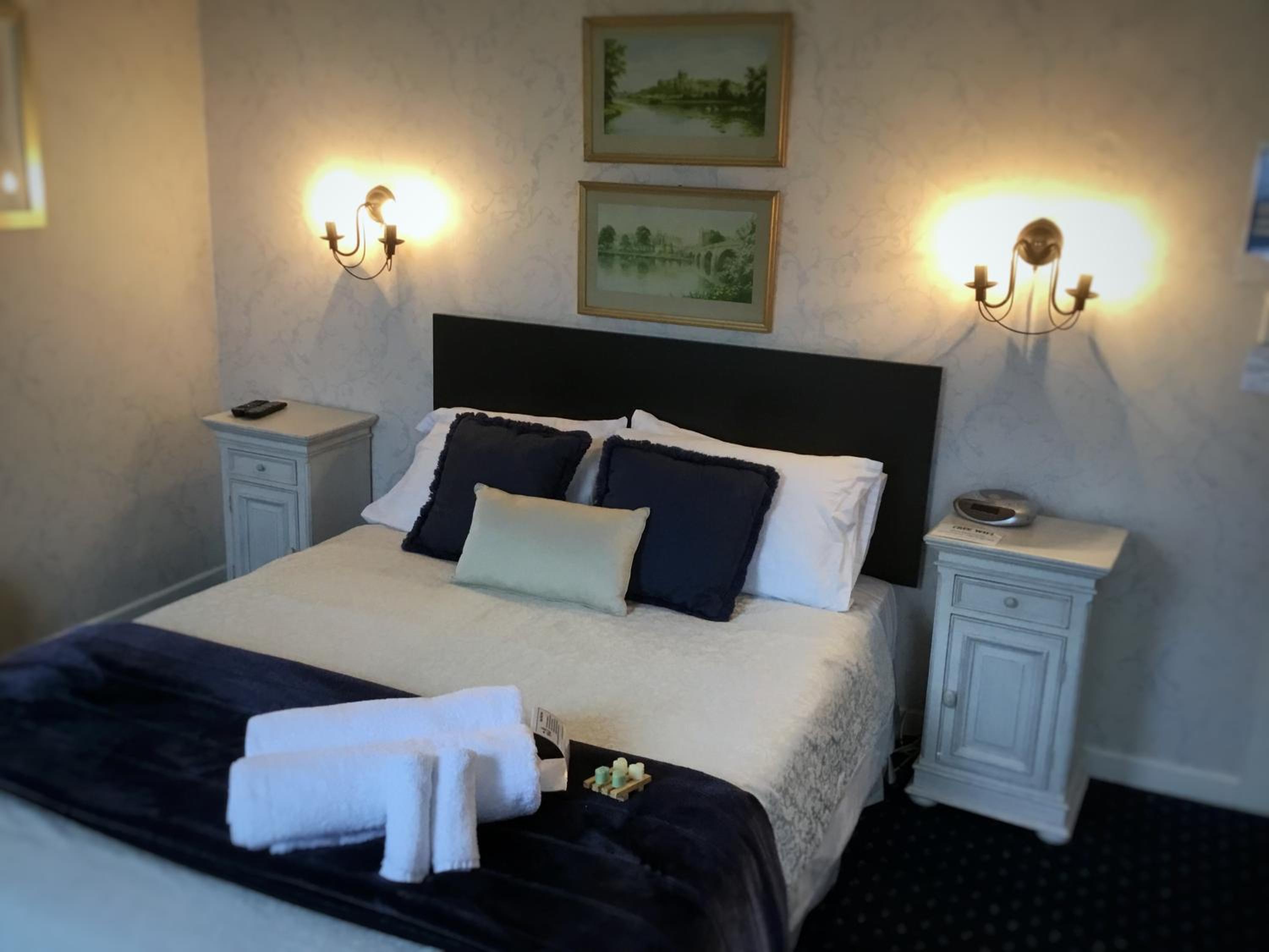 Triple Room with Private Bathroom - Photo 1