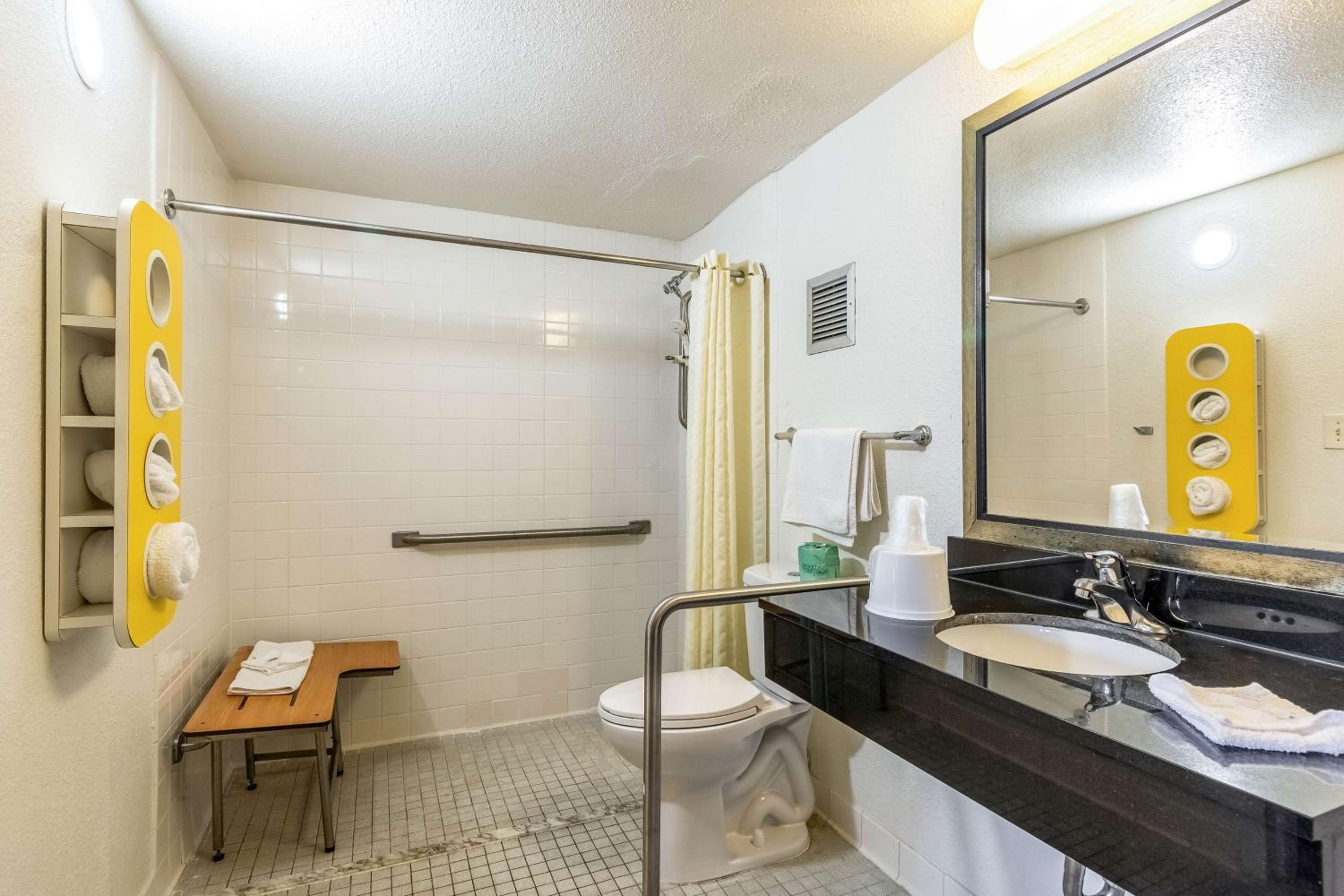 Queen Room with Two Queen Beds - Disability Access - Non-Smoking photo 2
