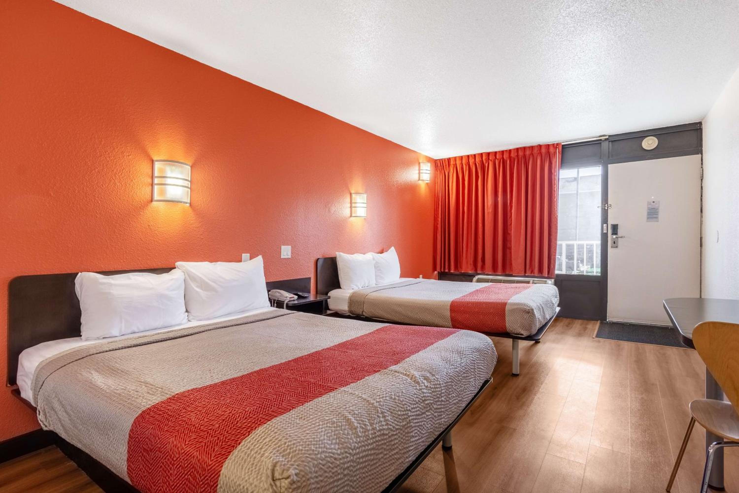Queen Room with Two Queen Beds - Disability Access - Non-Smoking photo 3