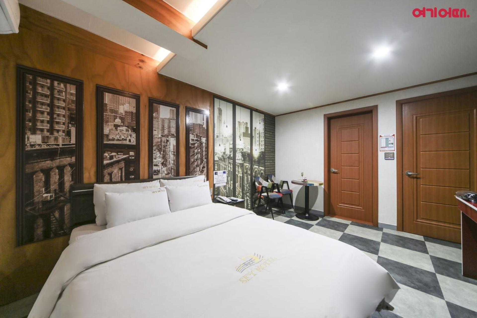 Large Double Room photo 2