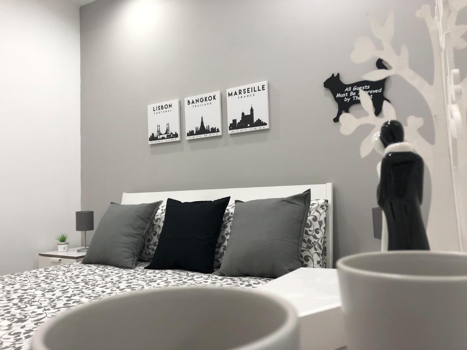 Deluxe Room (2 Adults + 1 Child) - Photo 8