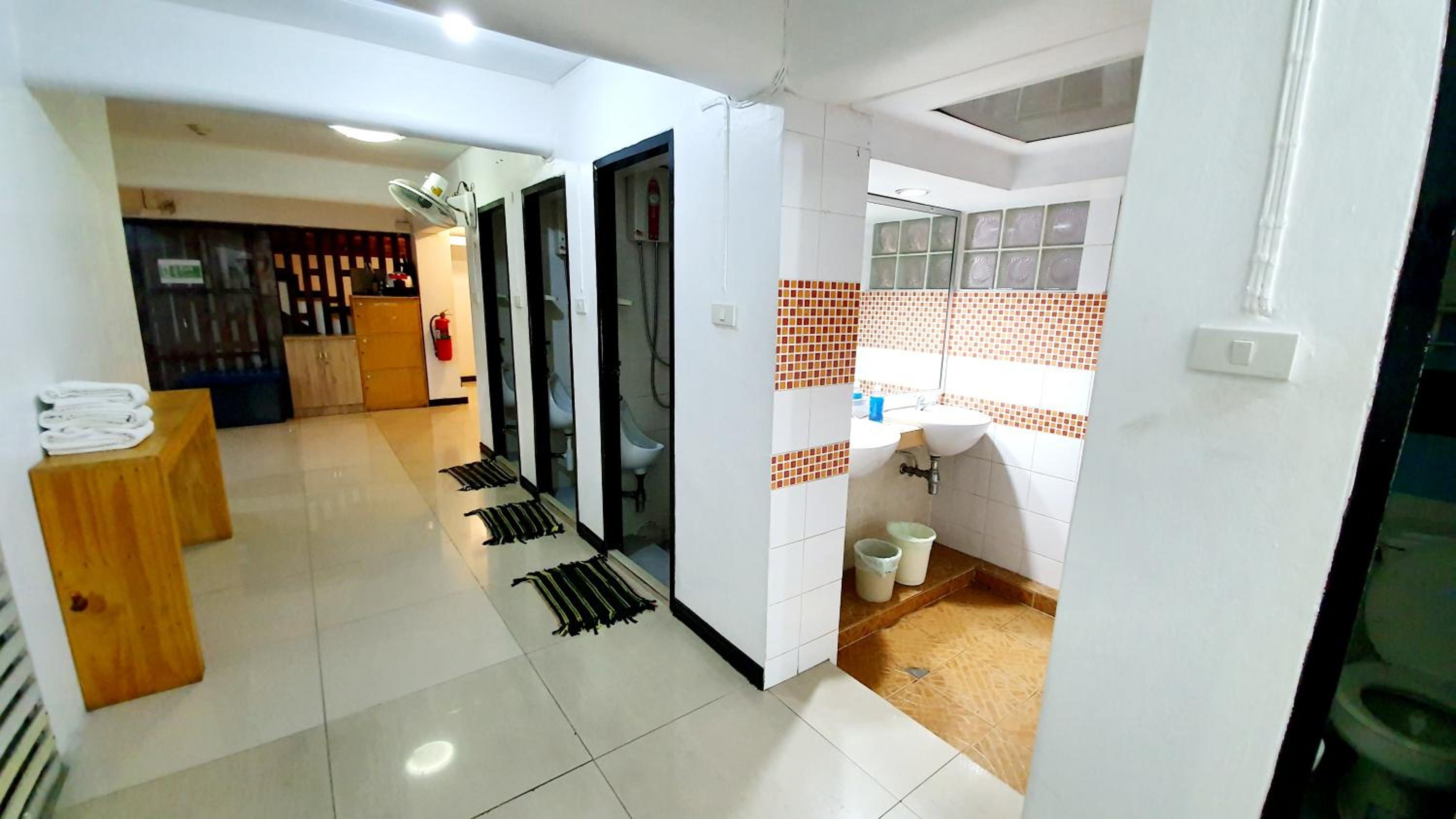Single Room with Shared Bathroom thumbnail 5