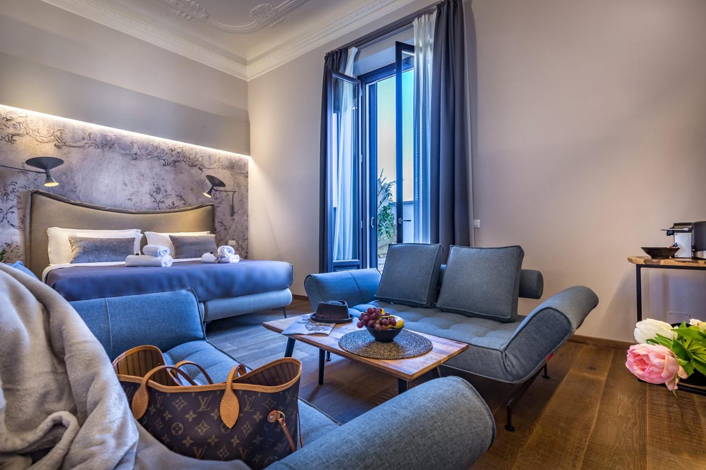 Junior Suite with Balcony photo 1