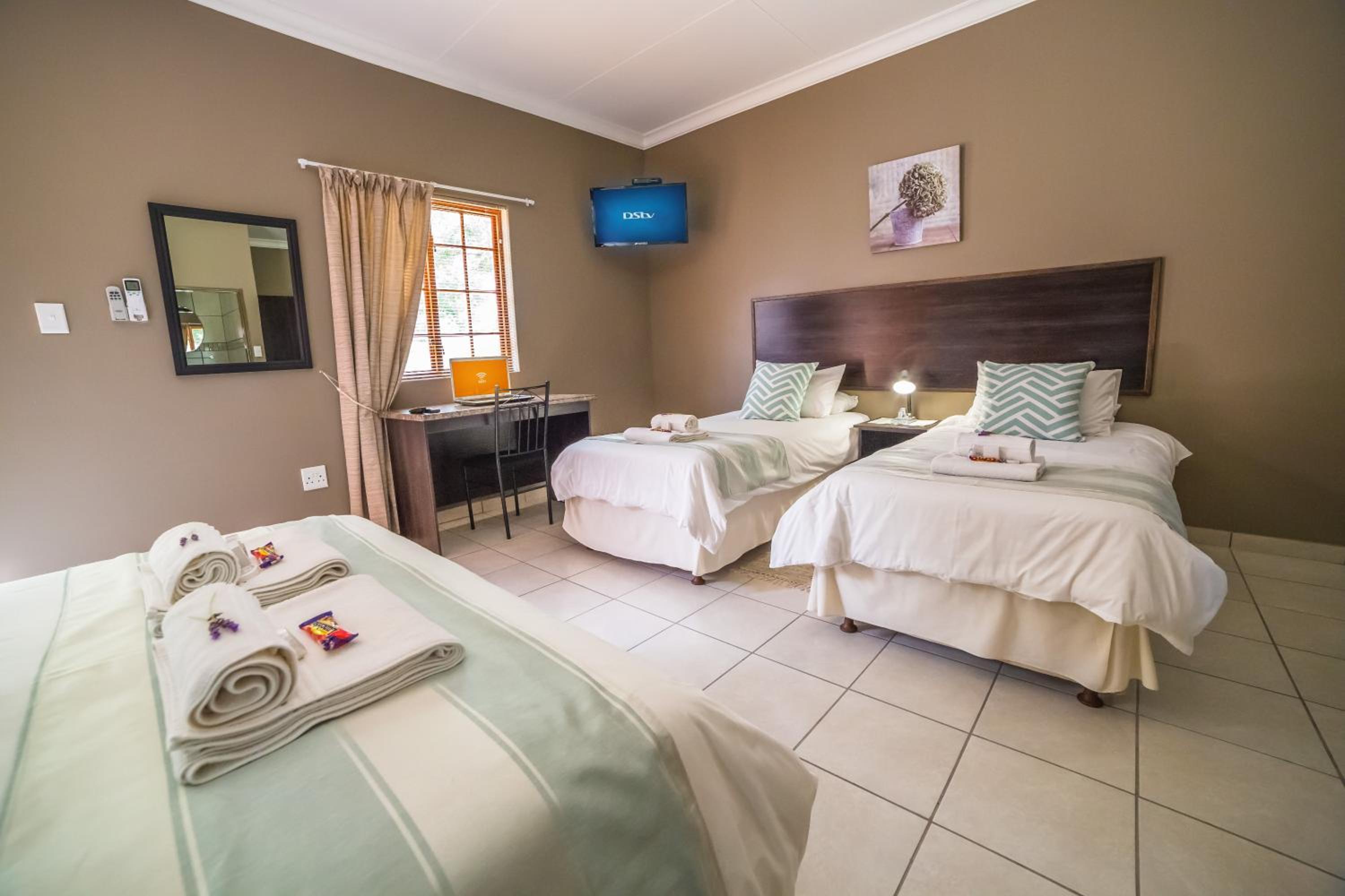 Deluxe Family Room - Photo 4