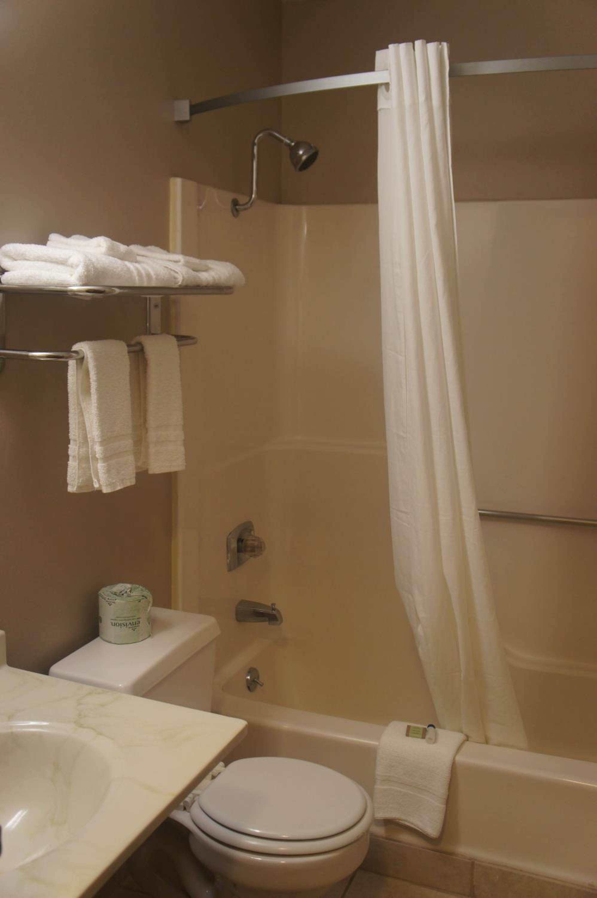Queen Room - Non-Smoking - Photo 2