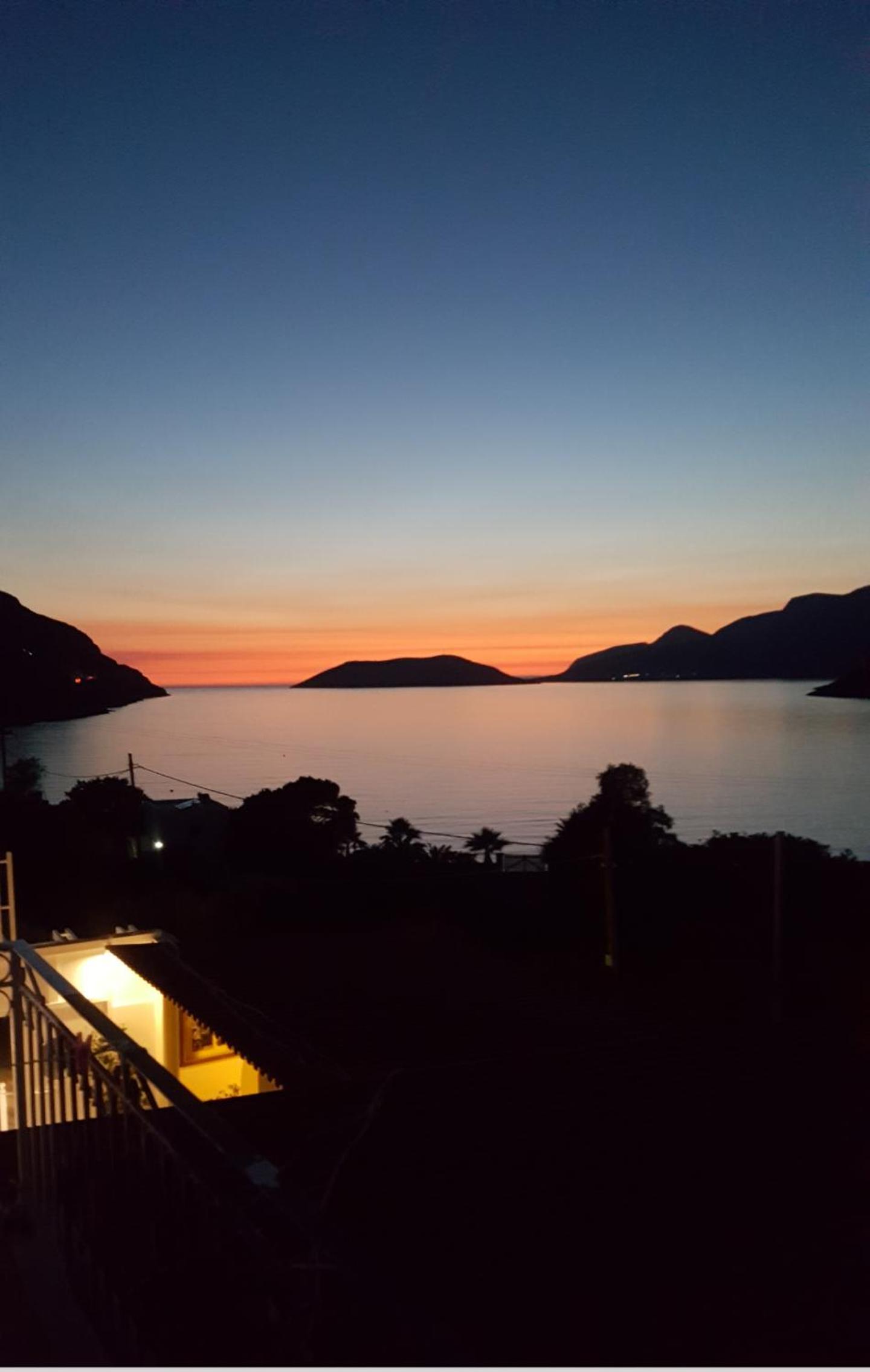 Apartment with Sea View - Photo 8