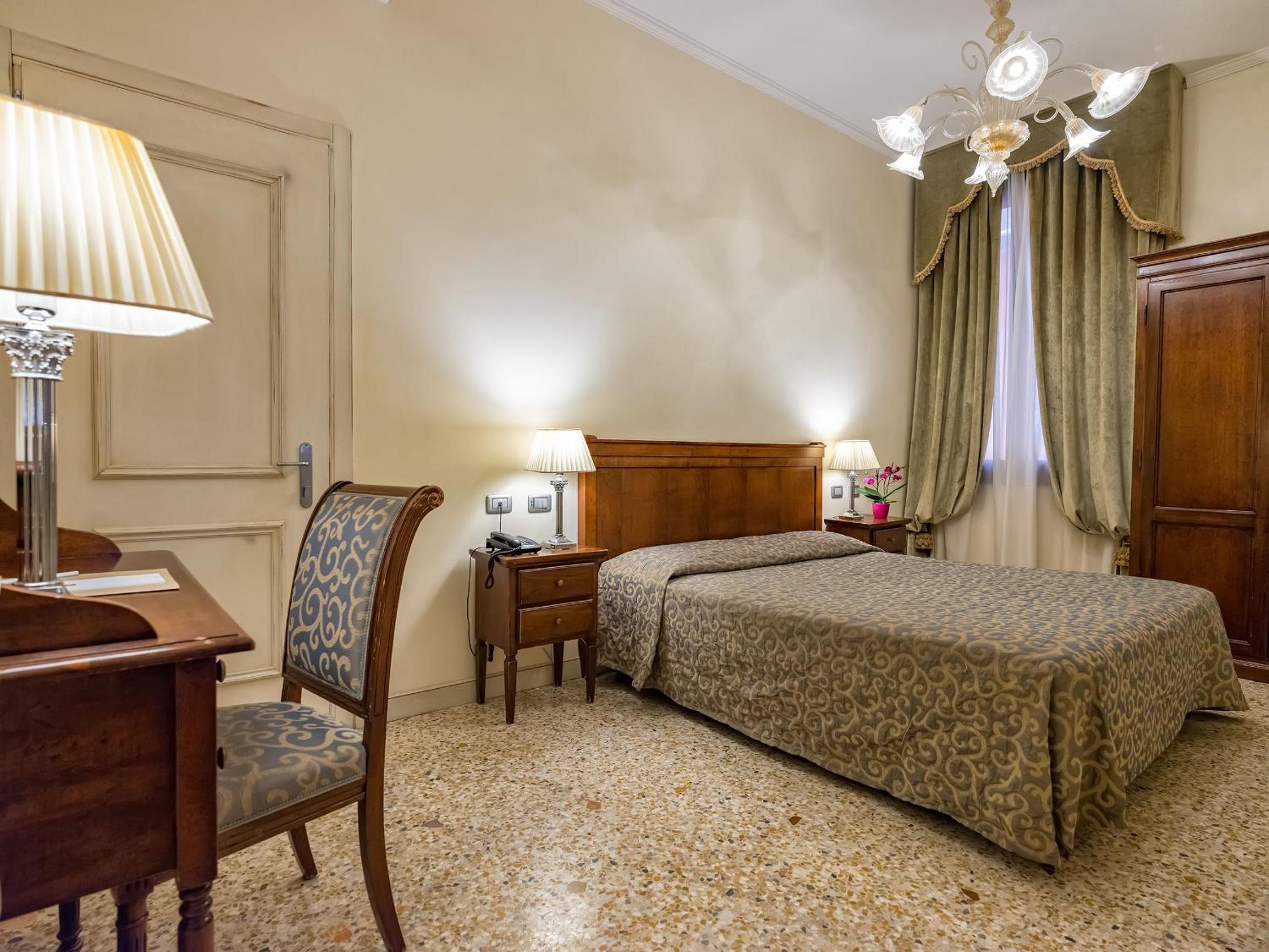 Classic Double Room