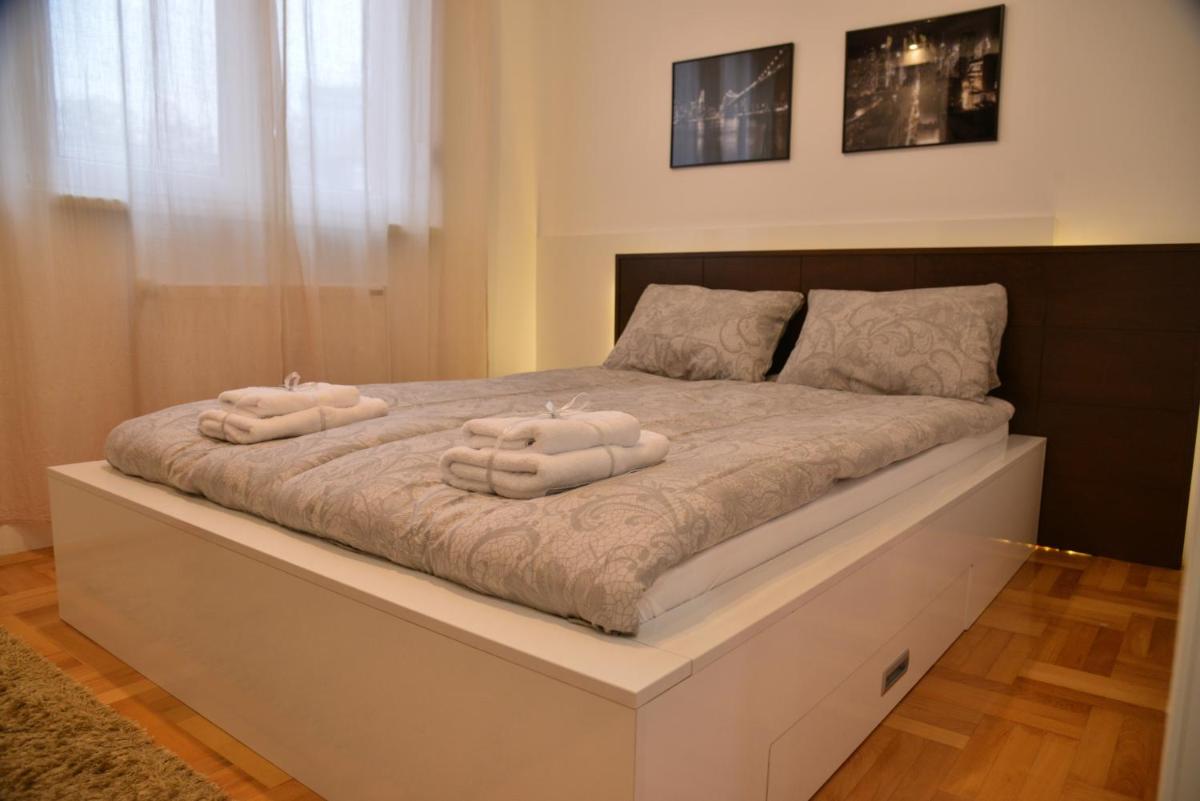 Deluxe Apartment photo 3