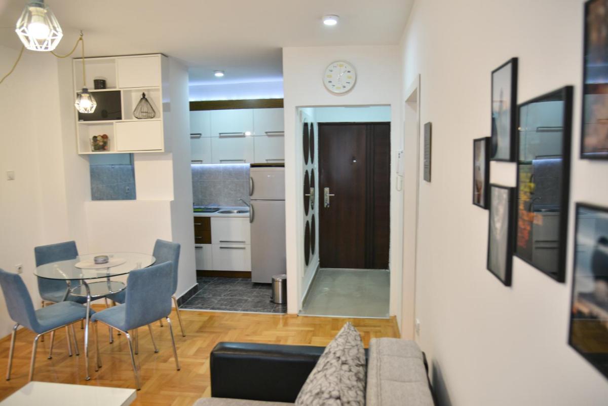 Deluxe Apartment photo 2