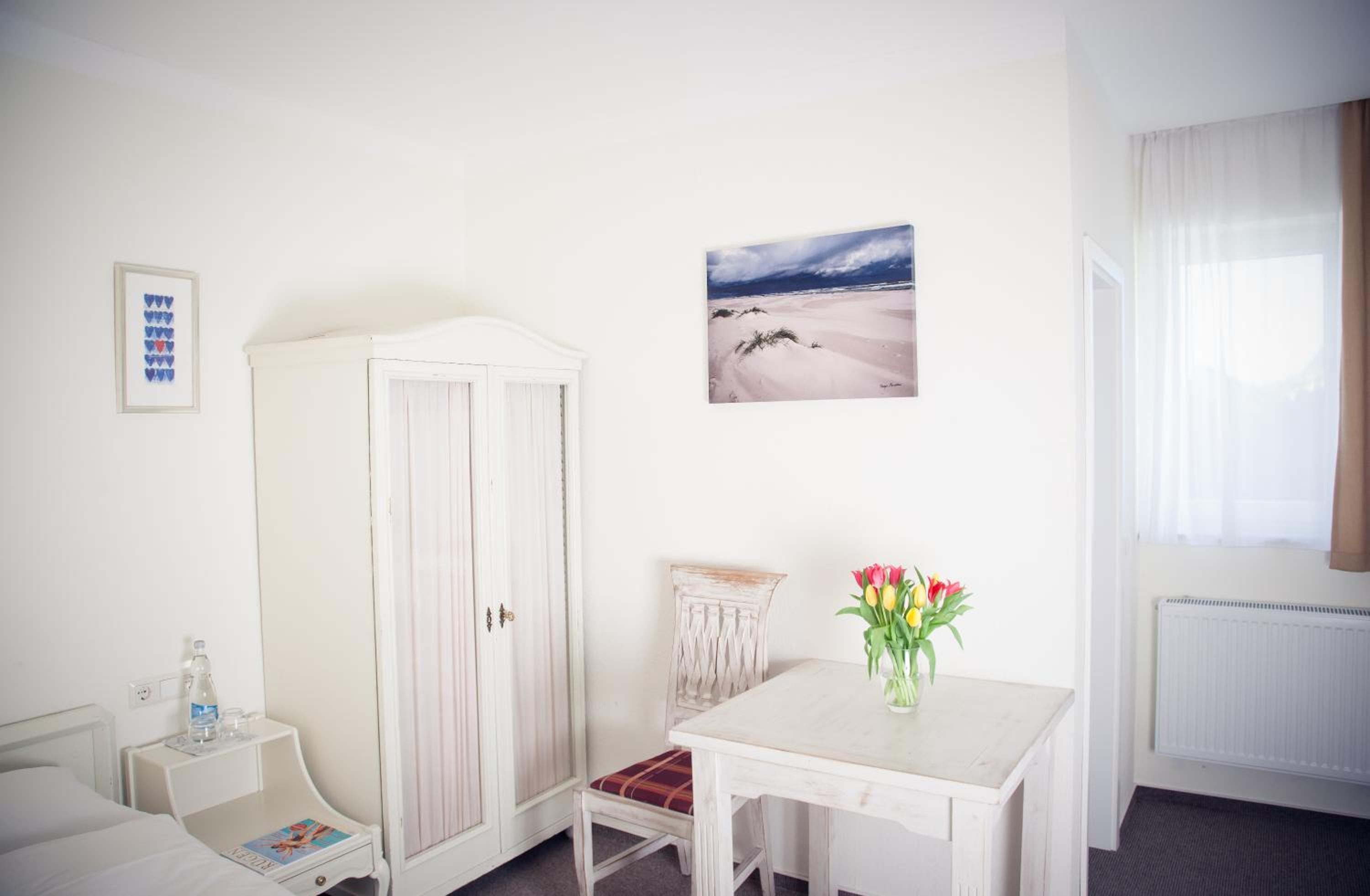 Small Single Room photo 2