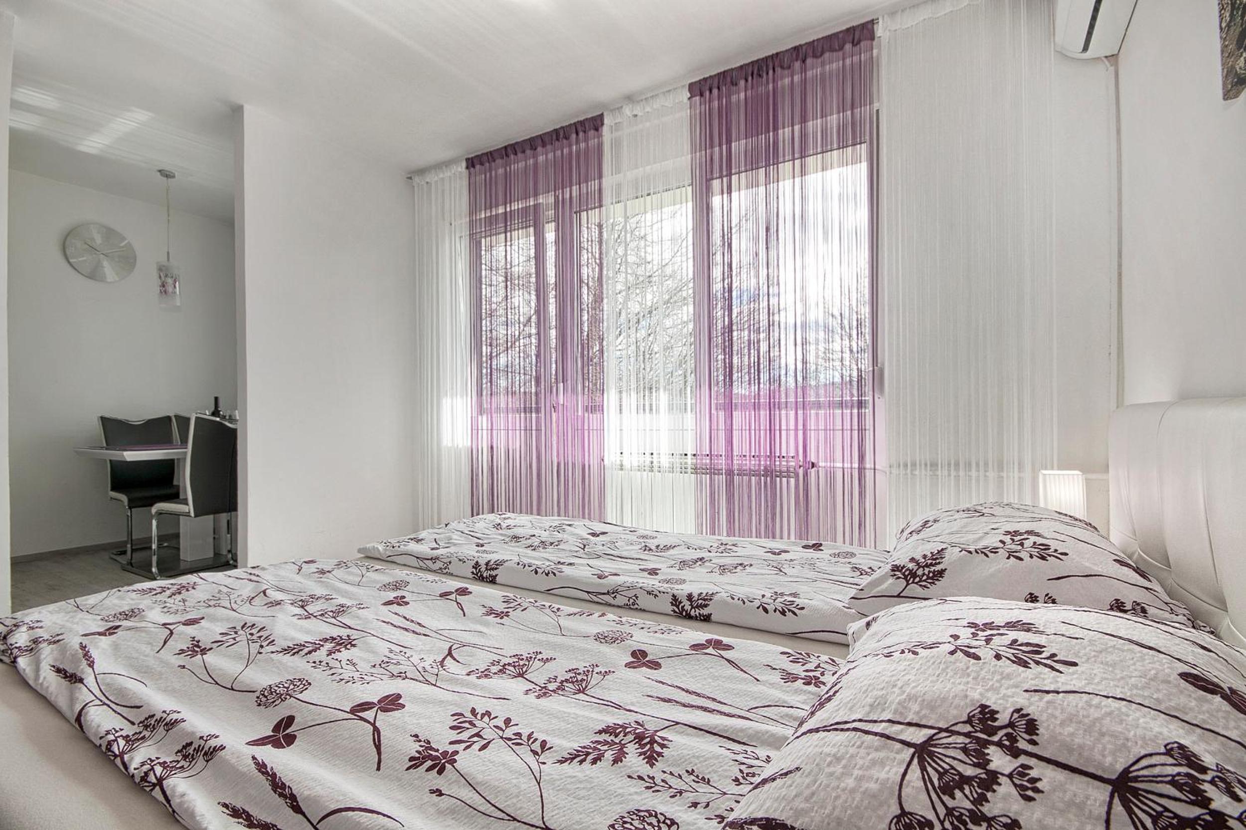 Studio Apartment - Photo 18