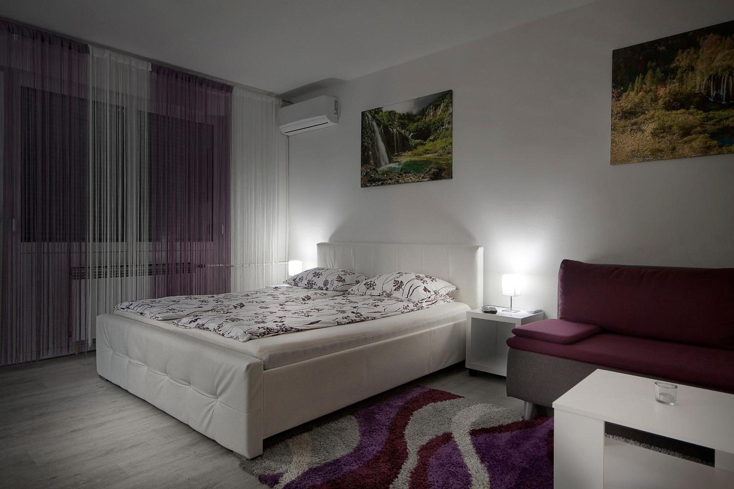 Studio Apartment - Photo 19