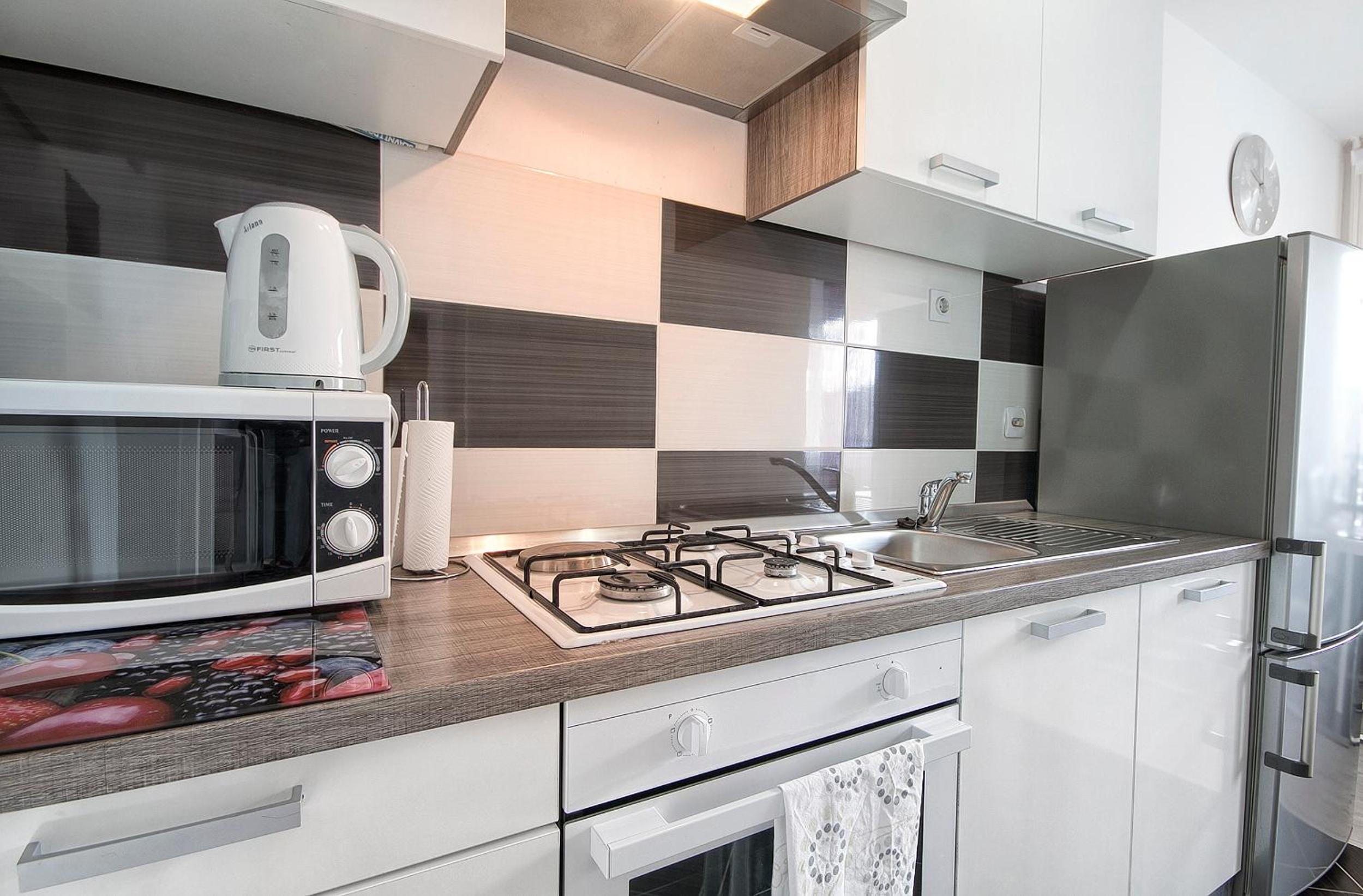 Studio Apartment - Photo 15