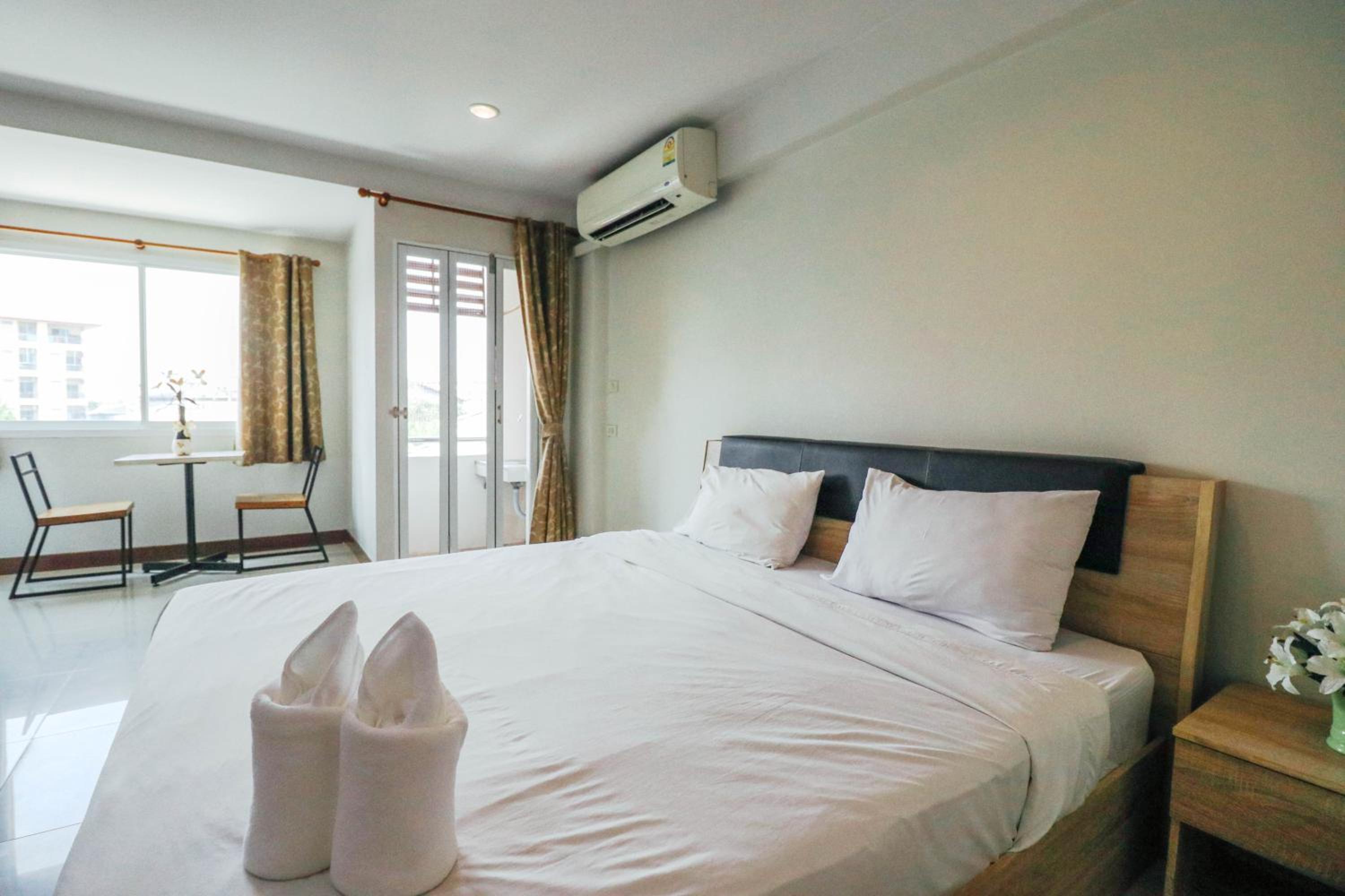 Standard Double Room - Photo 7