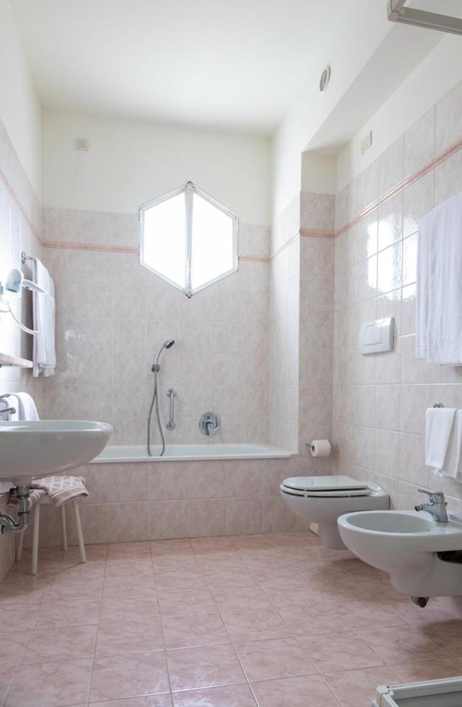 Double or Twin Room photo 2