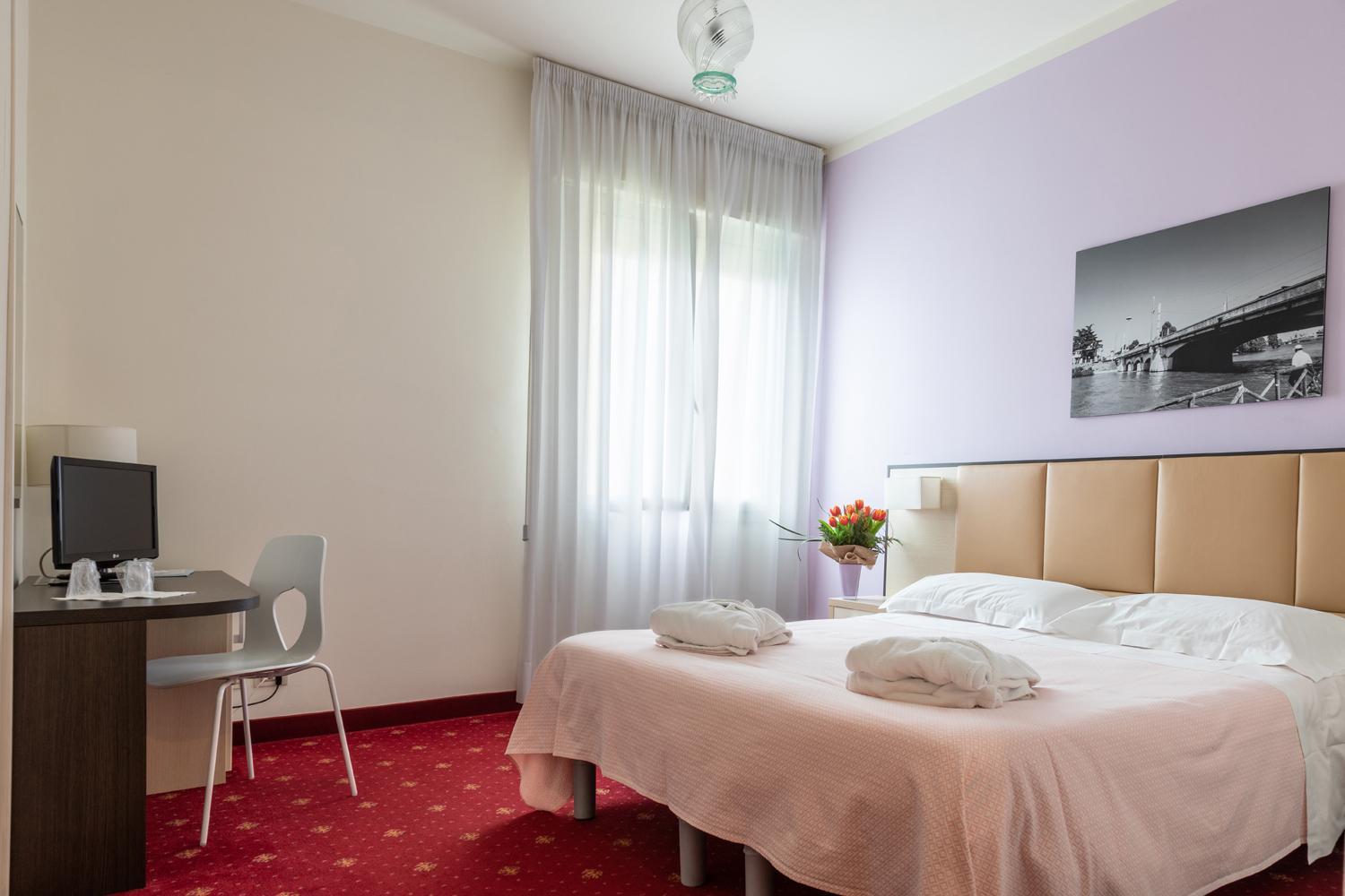 Double or Twin Room photo 3