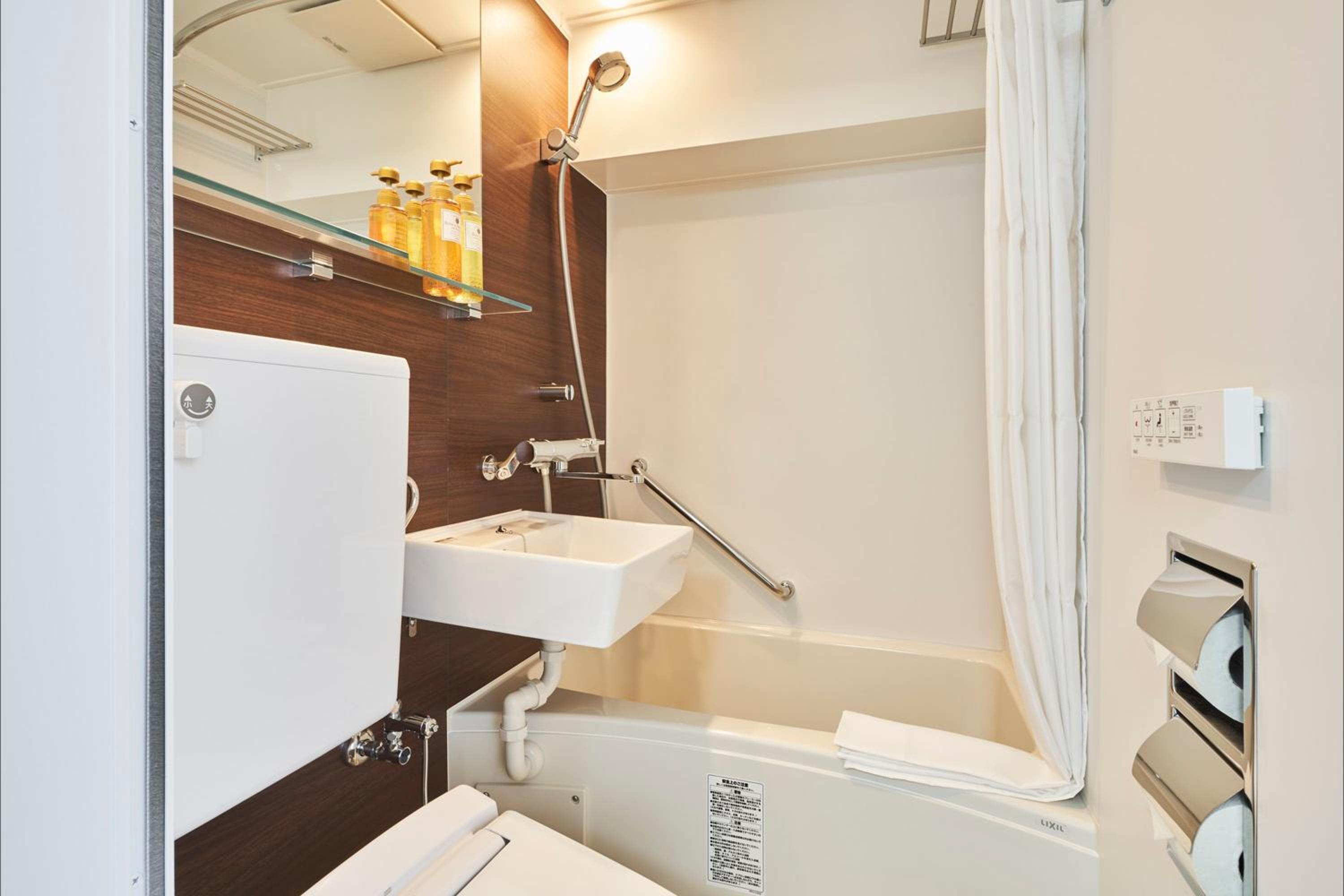 Standard Double Room with Small Double Bed without Kitchenette - Non-Smoking - House Keeping is Optional with Additional Cost photo 3