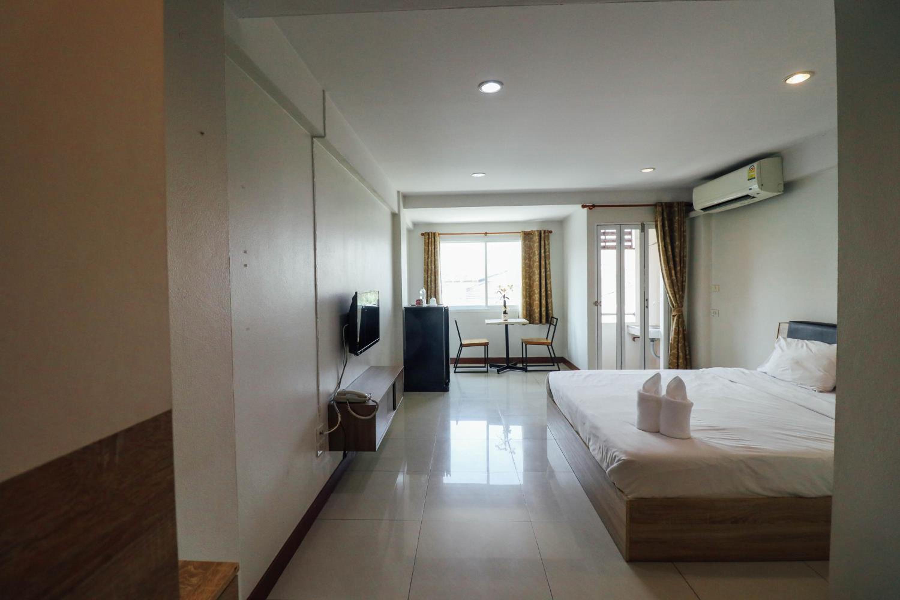 Standard Double Room - Photo 10