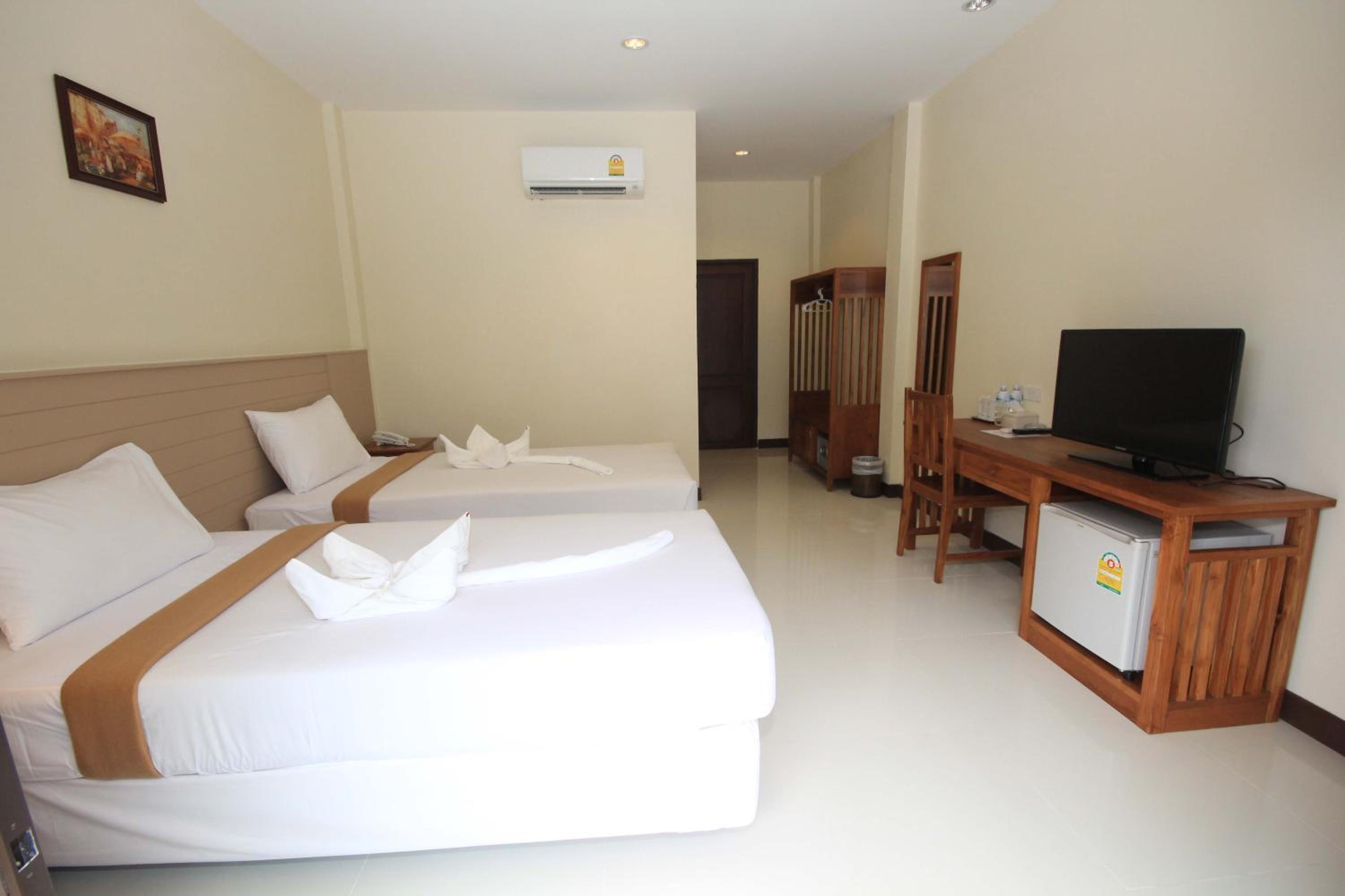  Twin Room with Pool Access - Photo 1