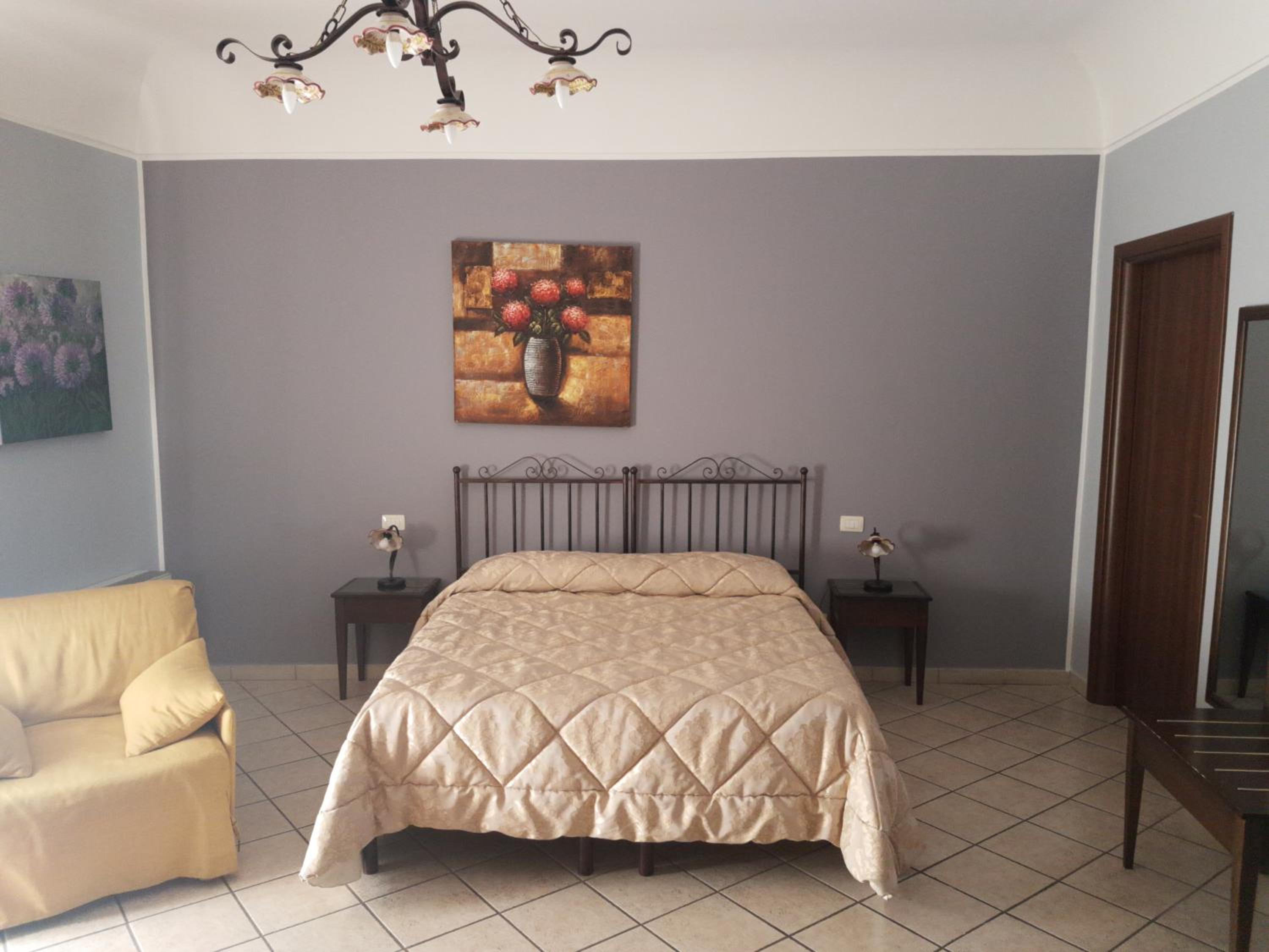 Double Room - Photo 4