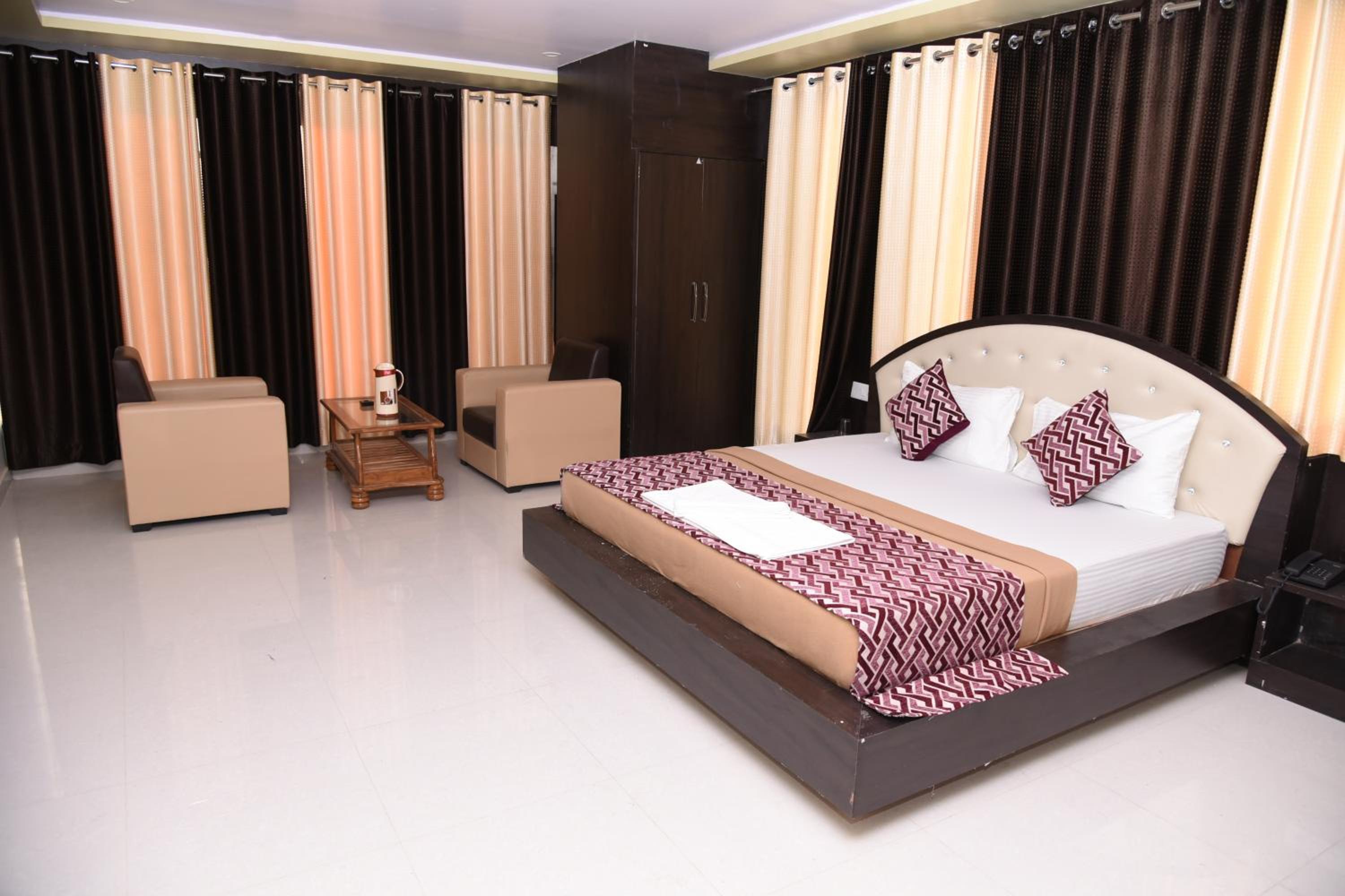 Deluxe King Room
