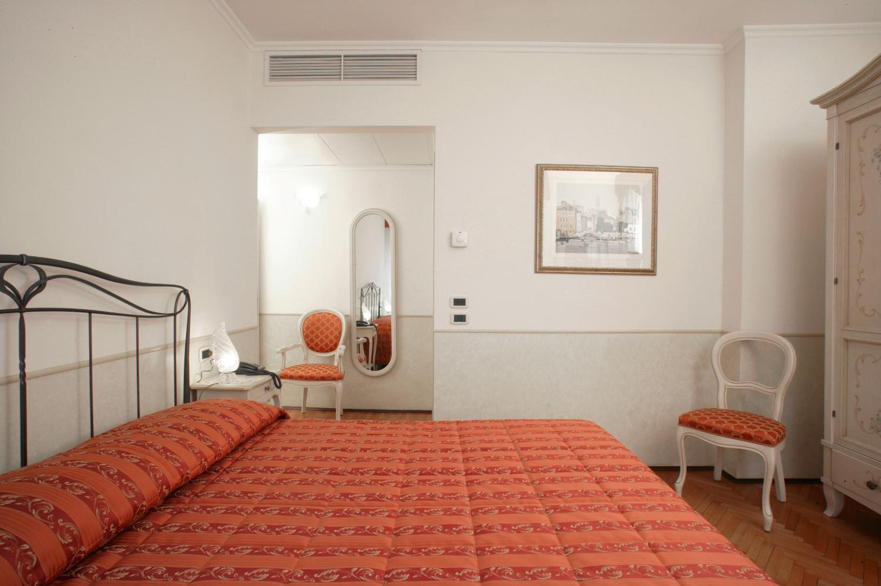 Superior Single Room photo 3