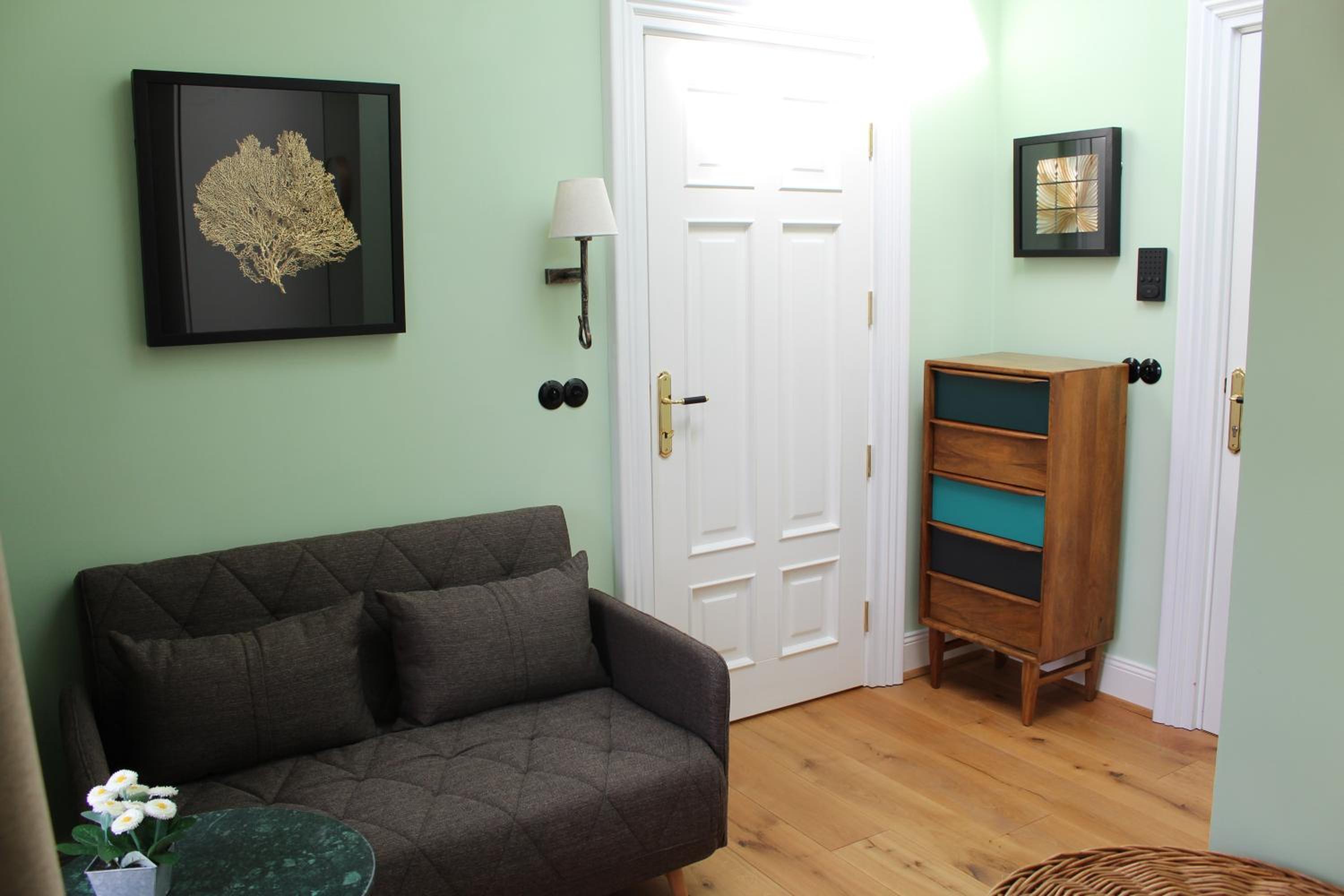 Studio Apartment photo 1
