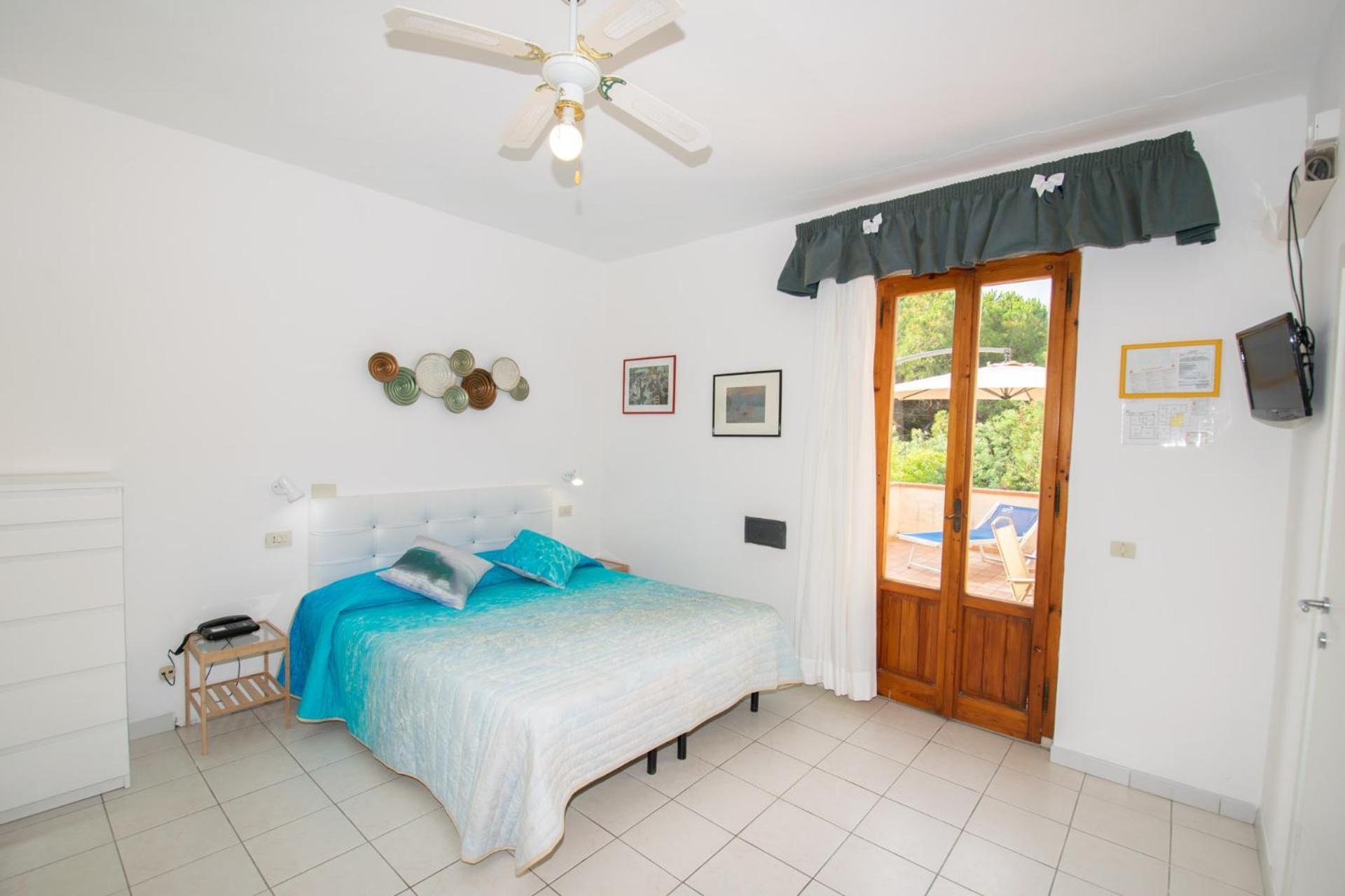Superior Triple Room photo 3